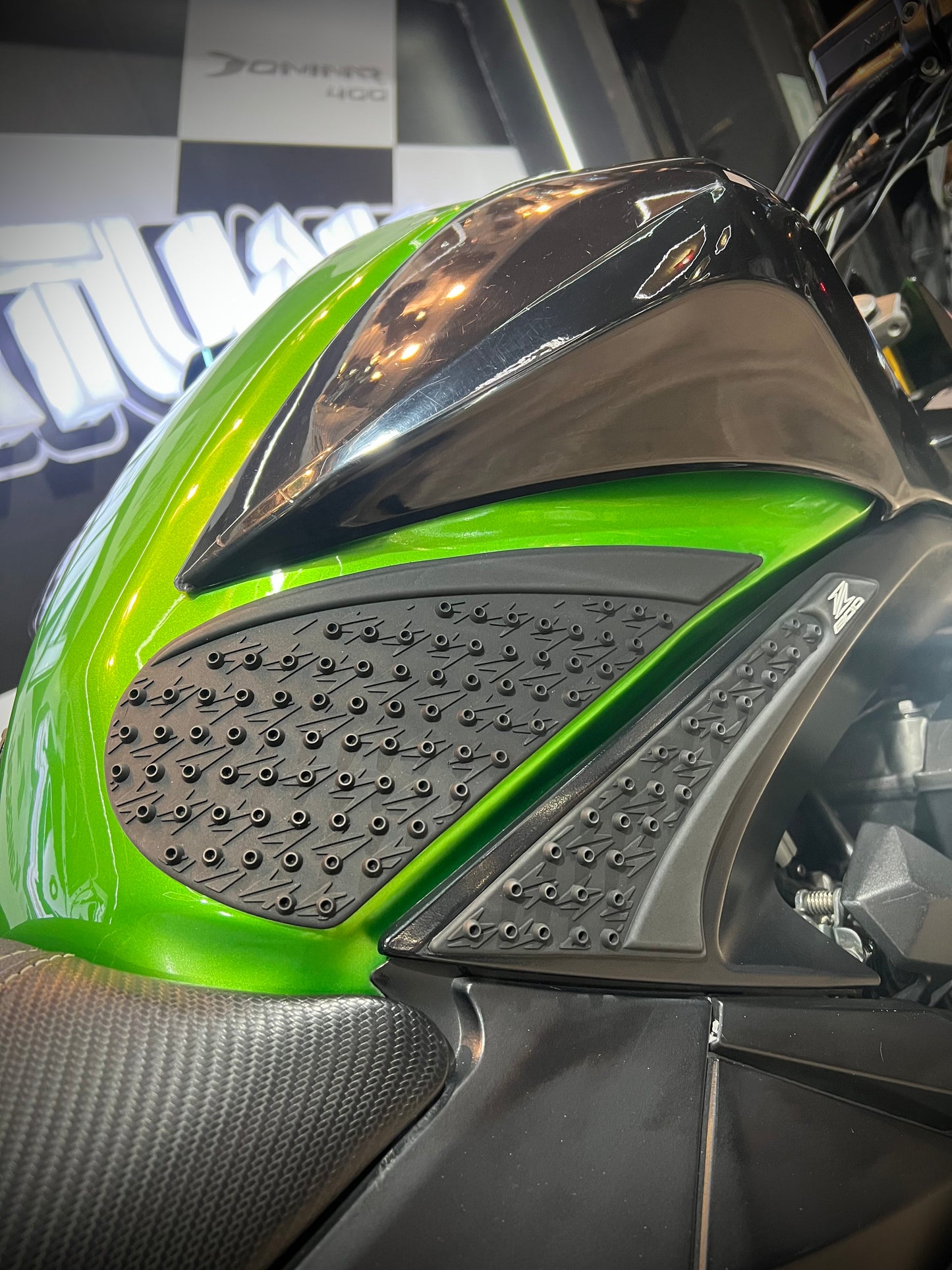 PROTECTORES DE TANQUE STOMP GRIPS KAWASAKI Z800