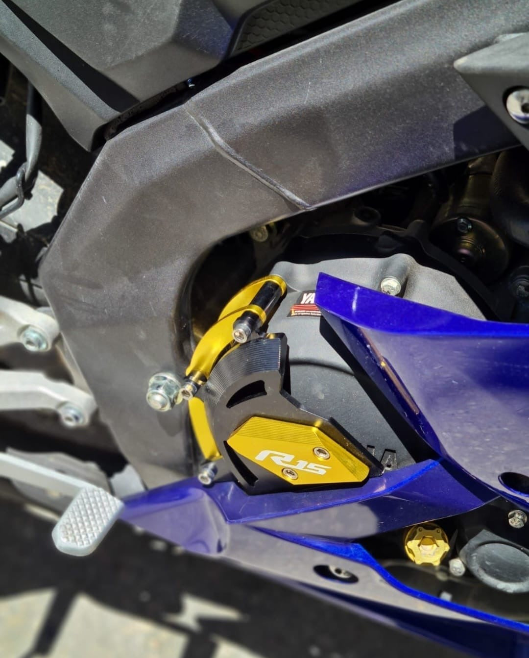 SLIDER TAPA MOTOR YAMAHA R15V3