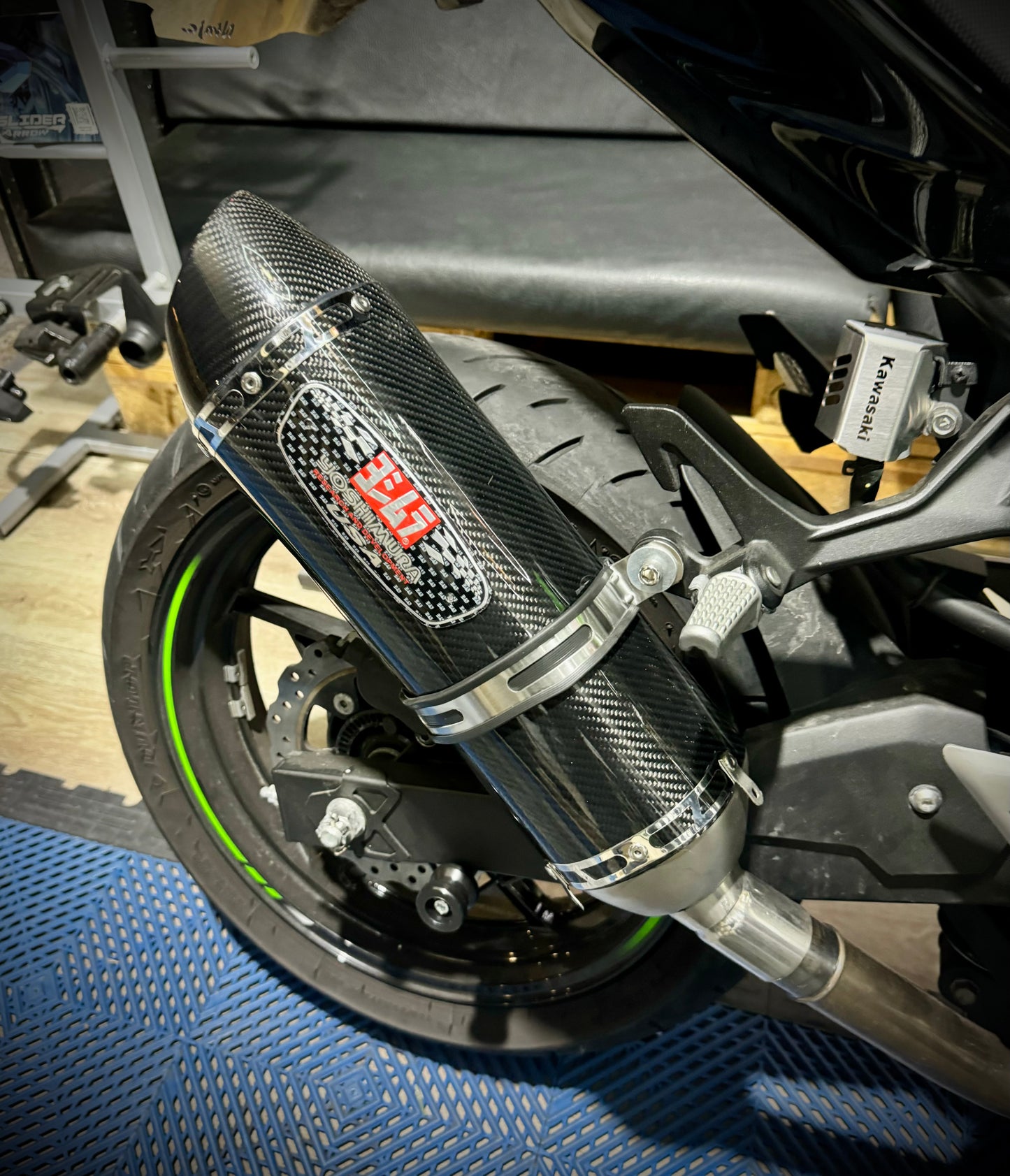 EXOSTO YOSHIMURA R77