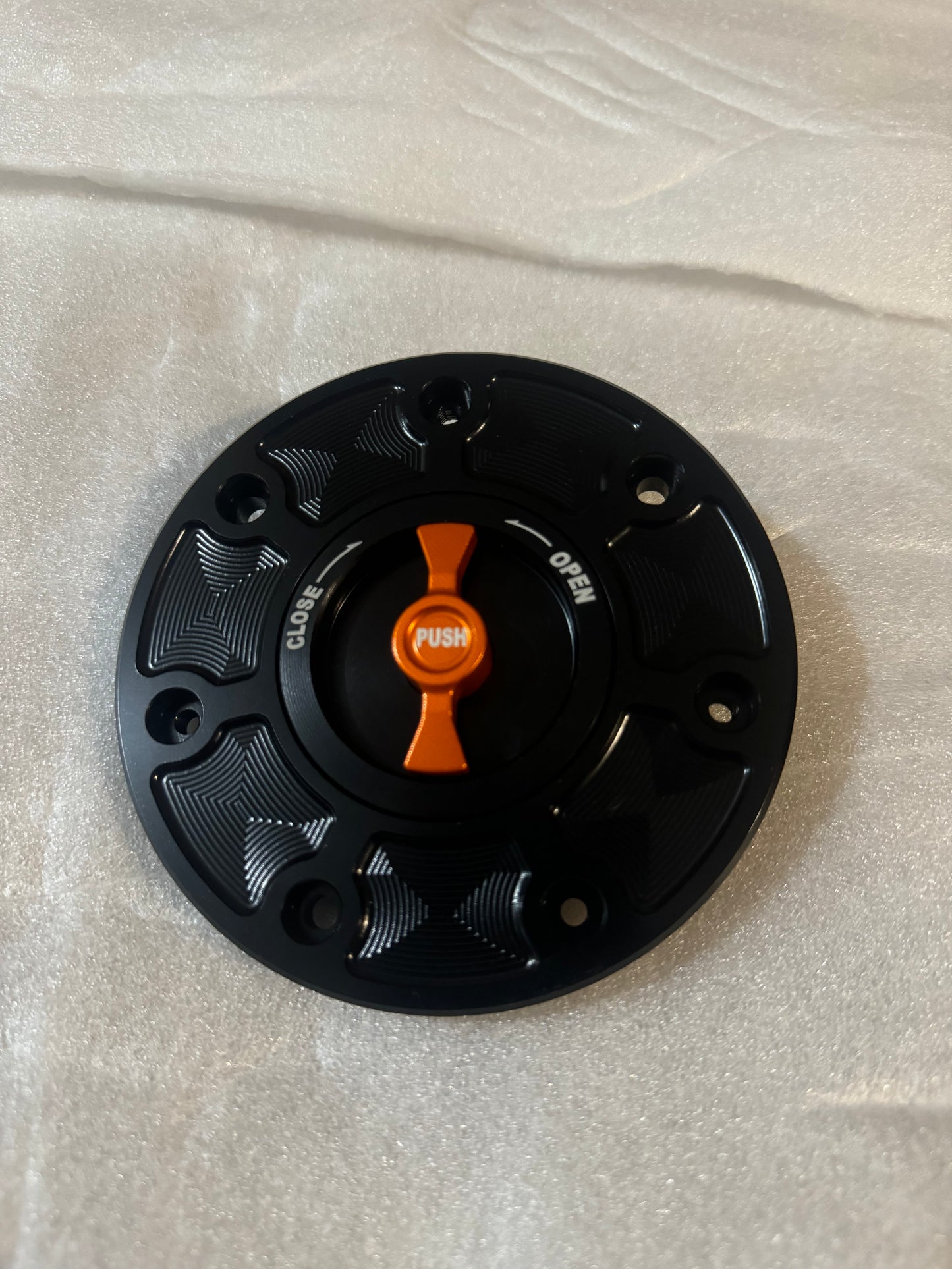 TAPA DEPOSITO GASOLINA KTM