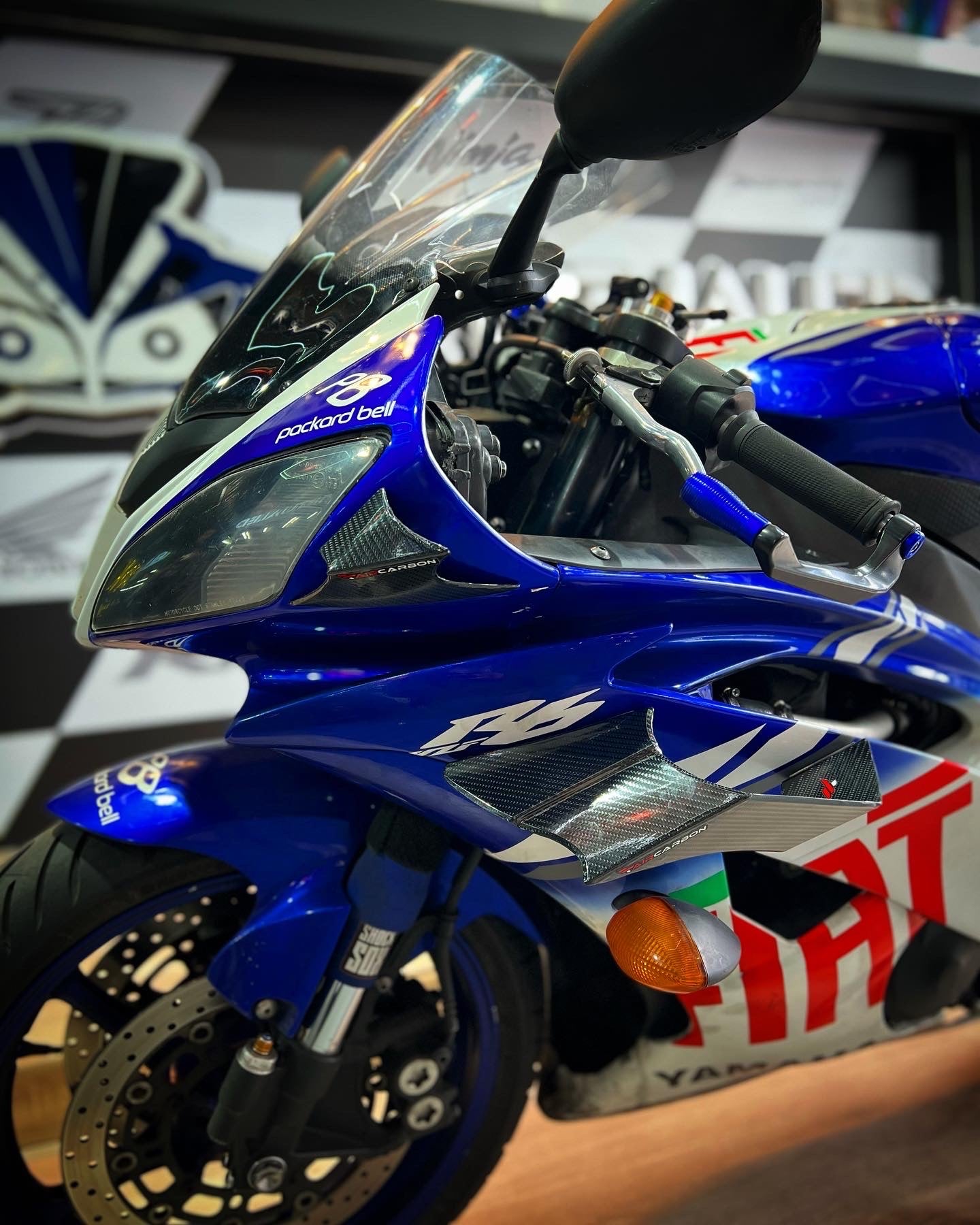 ALERONES LATERALES CARBON YAMAHA R6