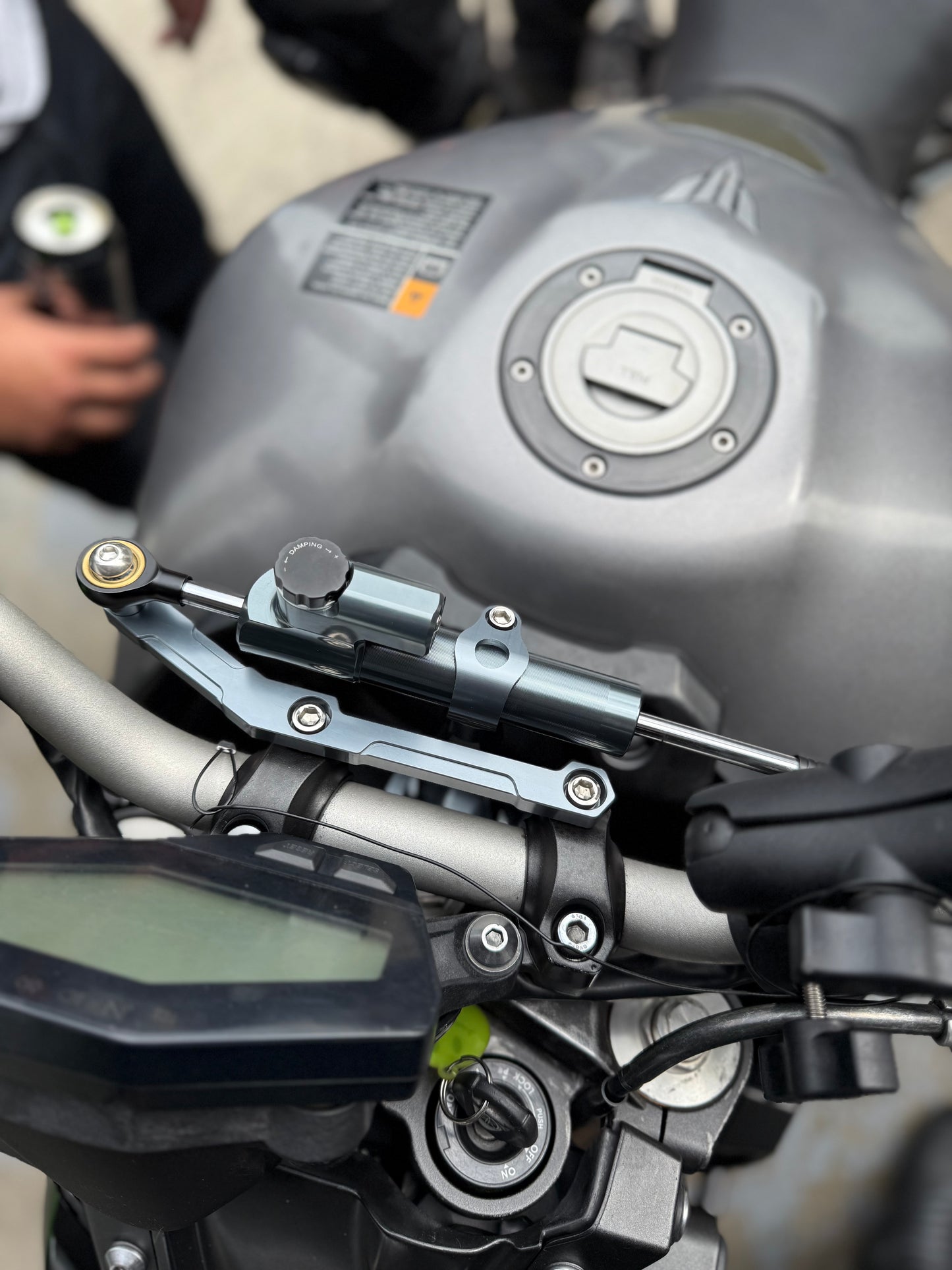 ESTABILIZADOR DE DIRECCION YAMAHA MT09 V1-V2