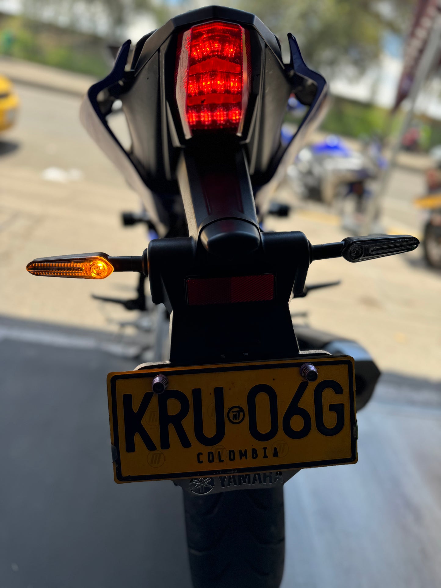 DIRECCIONALES NUEVA GENERACIÓN YAMAHA R15V3