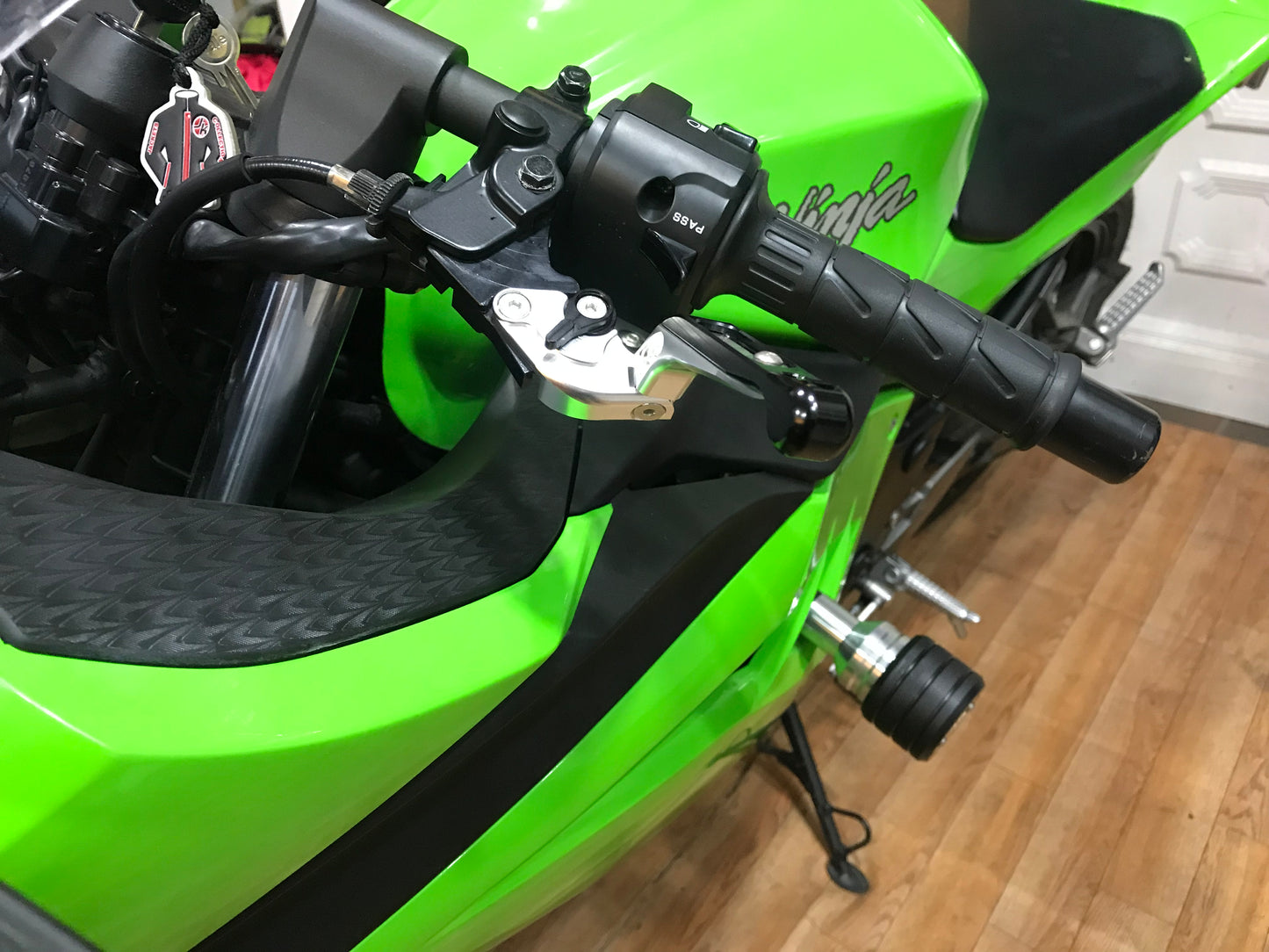 MANIGUETAS ABATIBLES KAWASAKI NINJA300-250