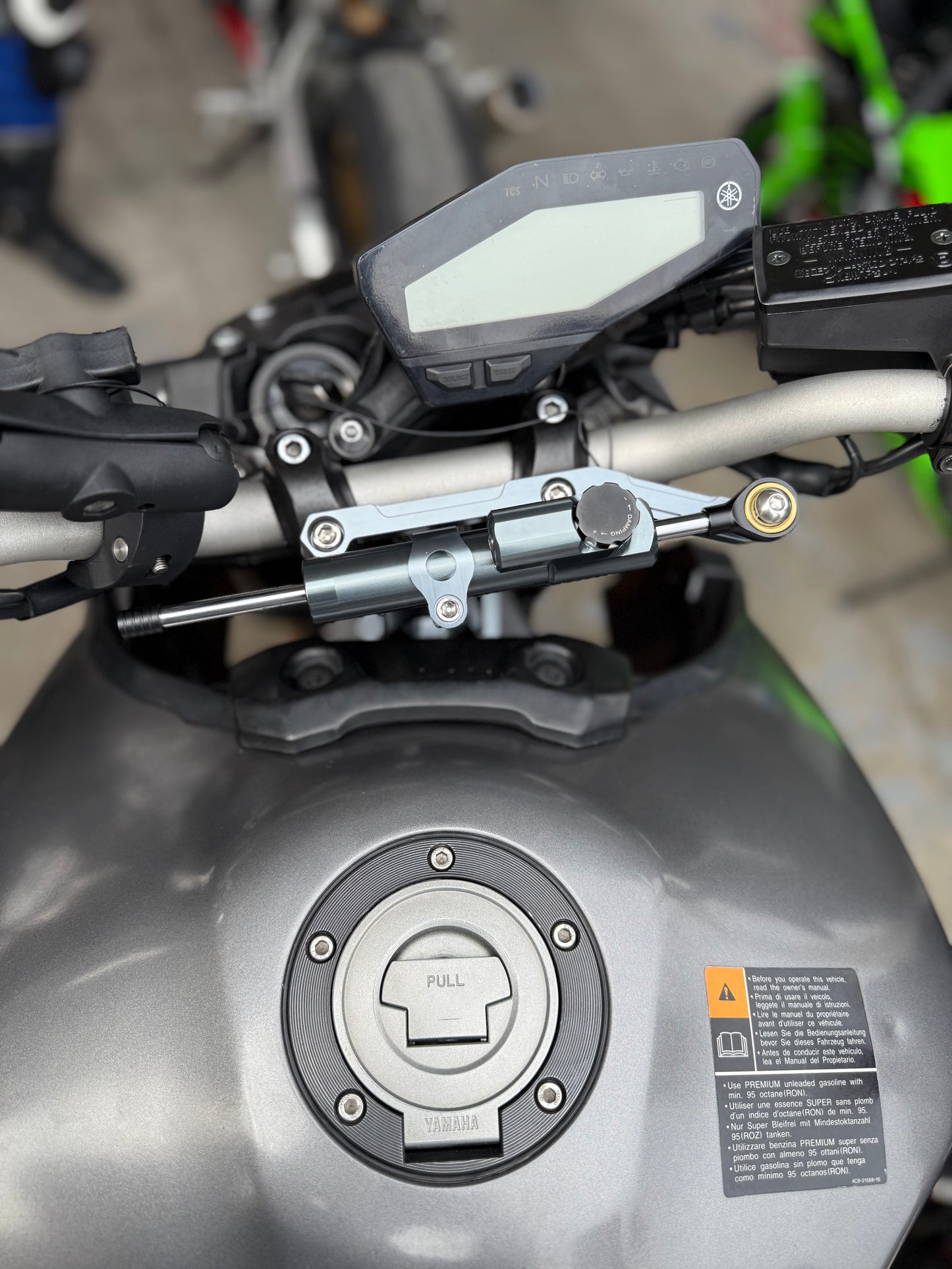 ESTABILIZADOR DE DIRECCION YAMAHA MT09 V1-V2