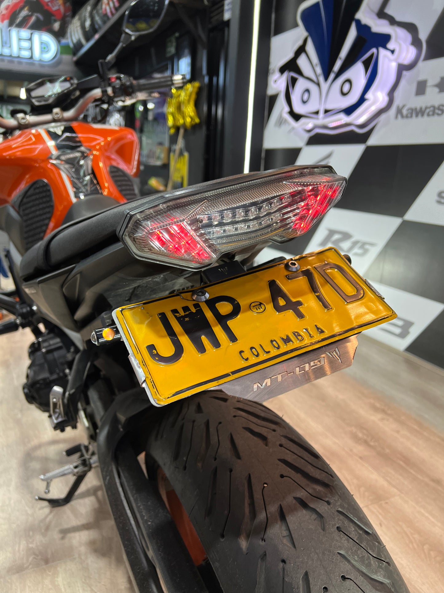 FENDER ELIMINATOR YAMAHA MT09 V1
