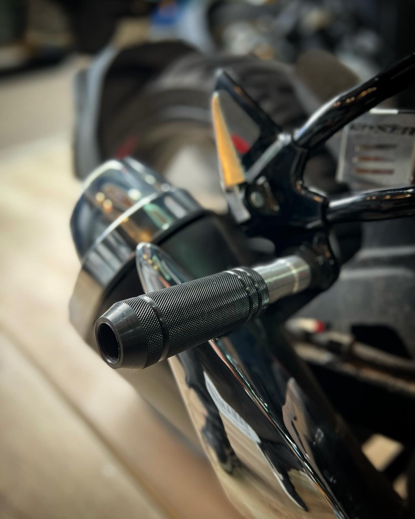 SLIDERS DE EXOSTO SUZUKI GIXXER