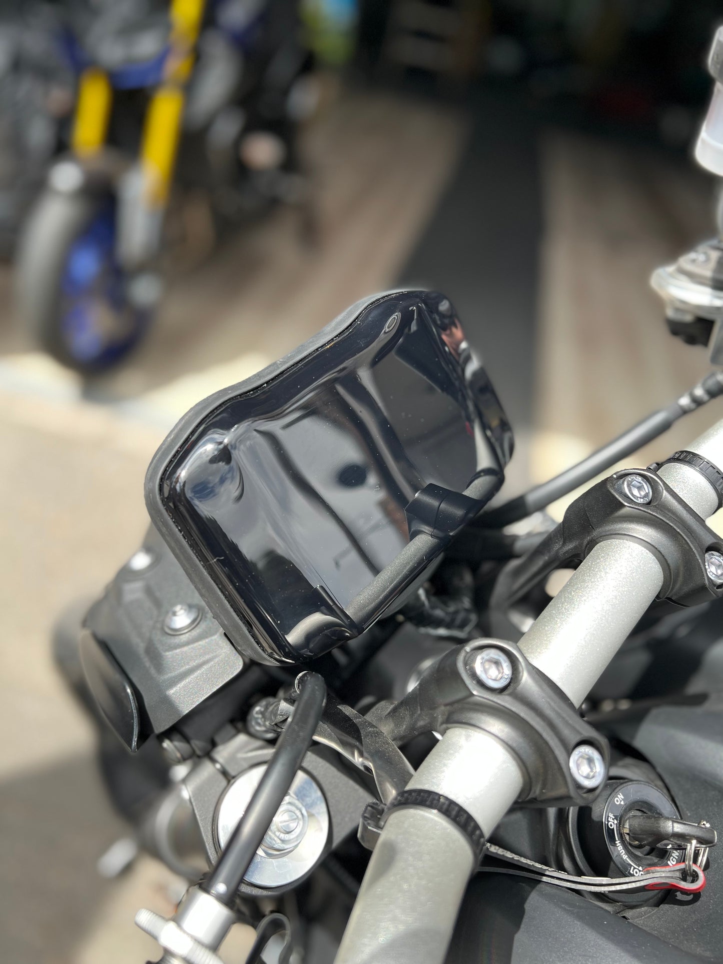 PROTECTOR DE TACOMETRO YAMAHA MT09 V3