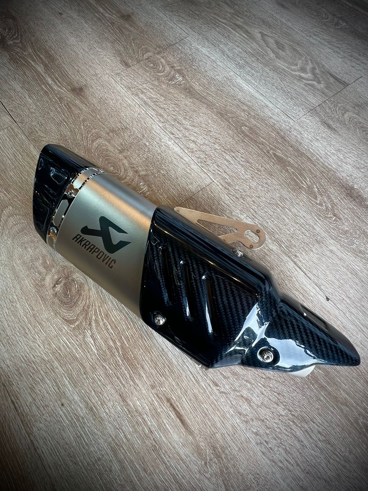 AKRAPOVIC CARBONO