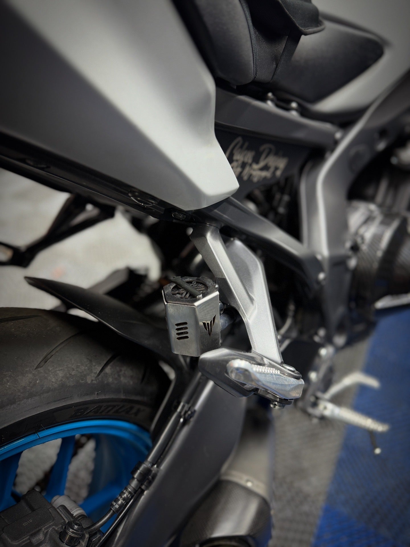 PROTECTOR BOMBA DE FRENO TRASERA YAMAHA MT09