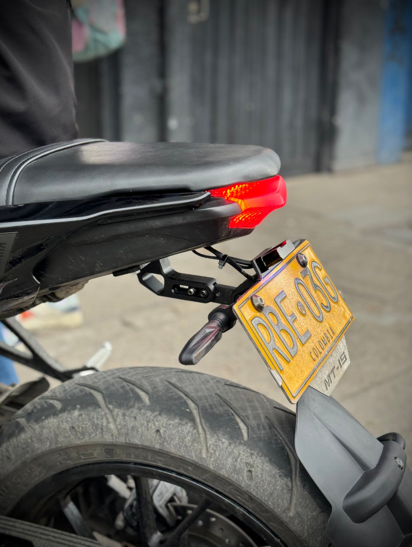 FENDER DE LUJO YAMAHA MT15