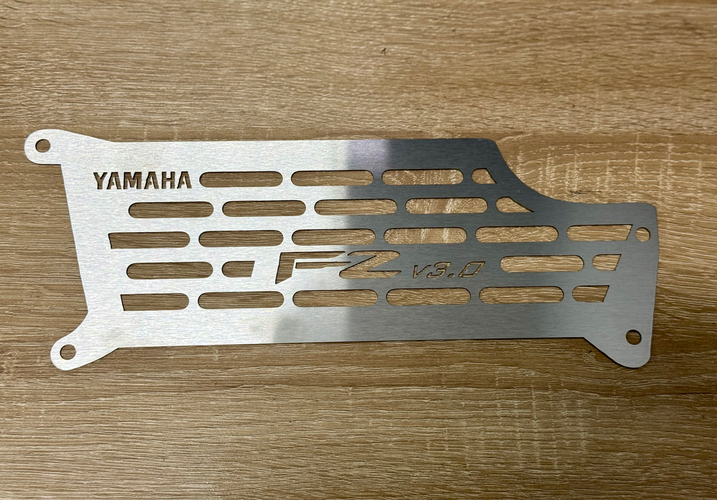 PROTECTOR DE RADIADOR YAMAHA FZ3.0