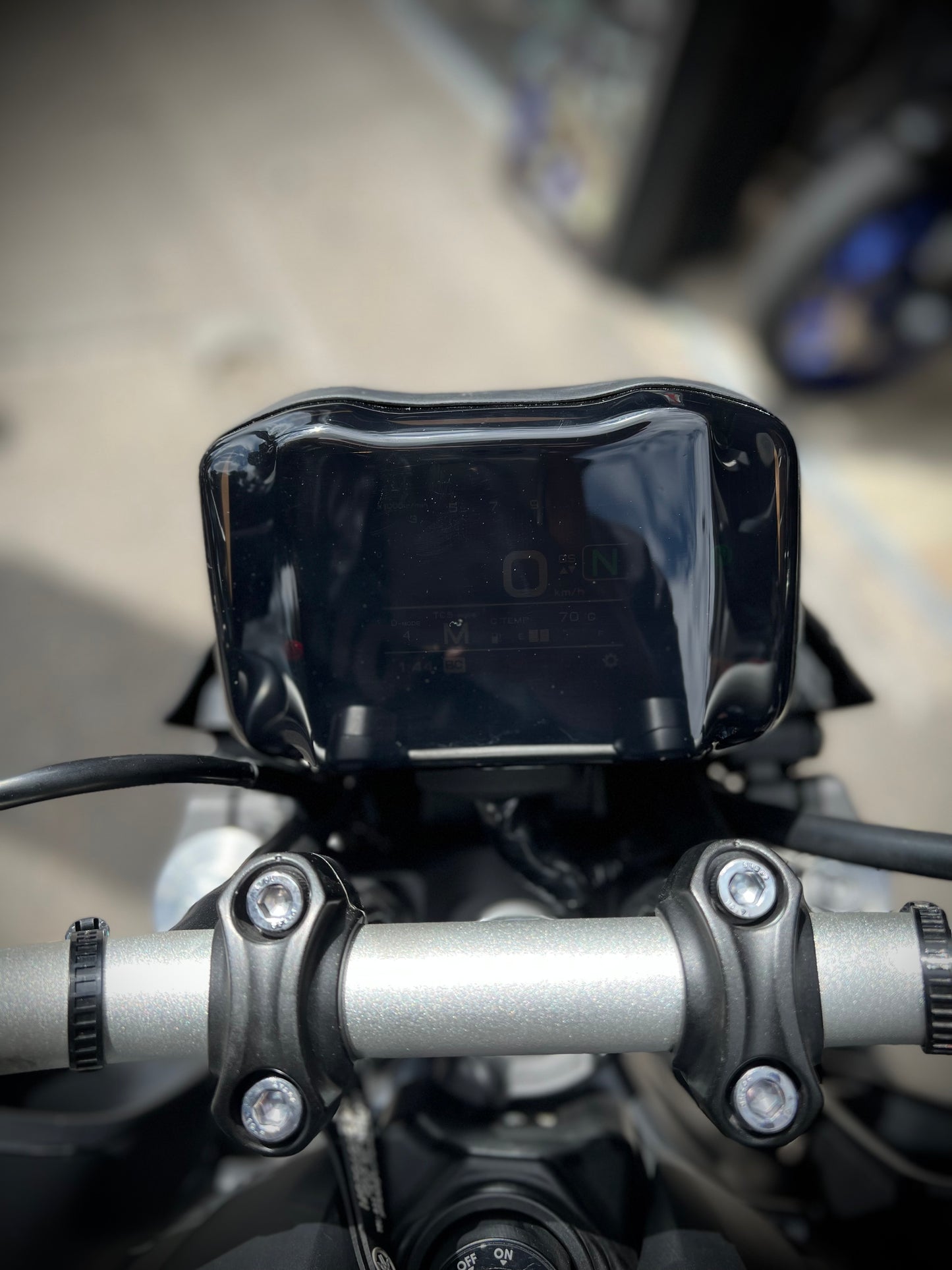 PROTECTOR DE TACOMETRO YAMAHA MT09 V3