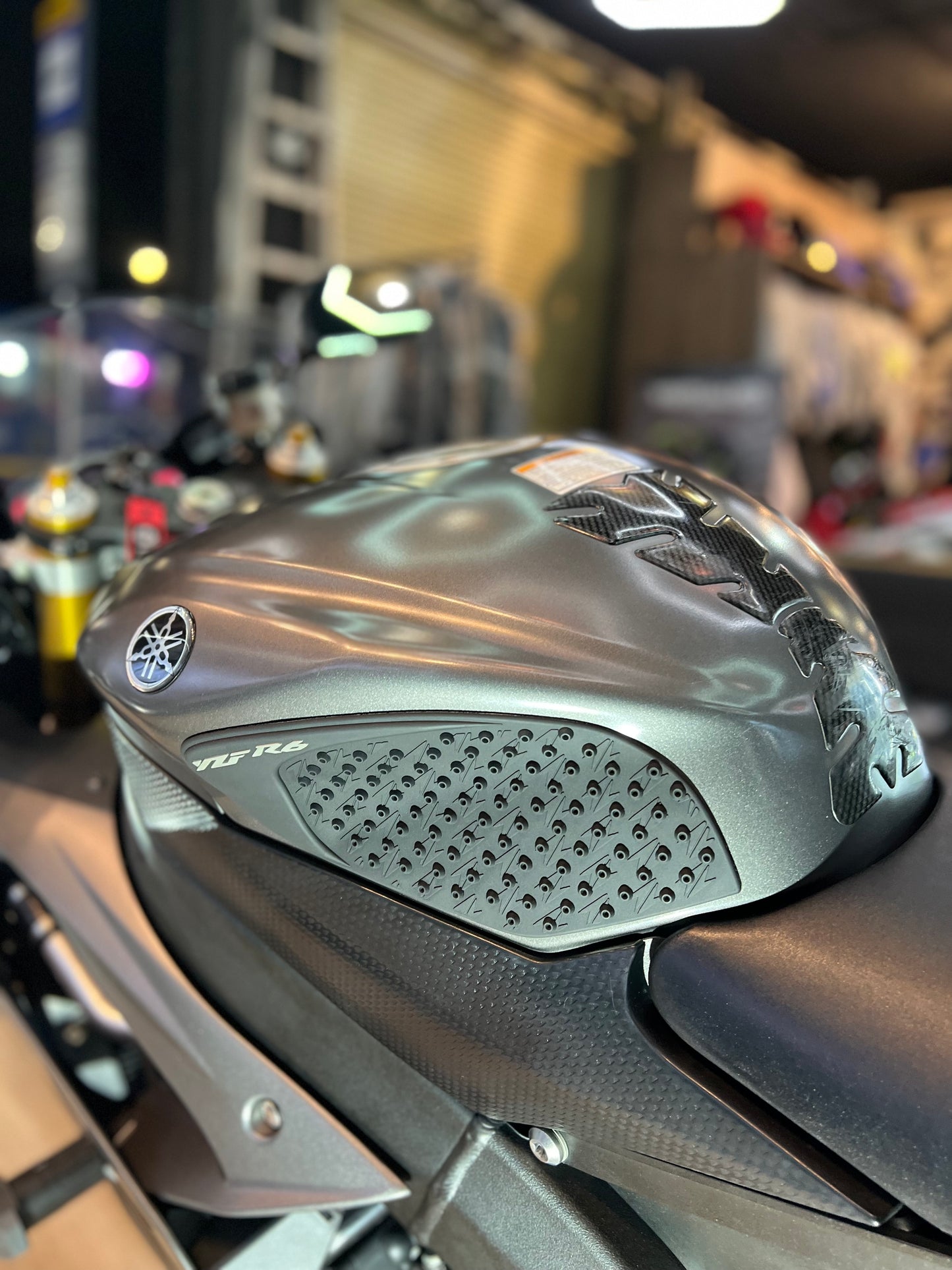 PROTECTORES DE TANQUE STOMP GRIPS YAMAHA R6R