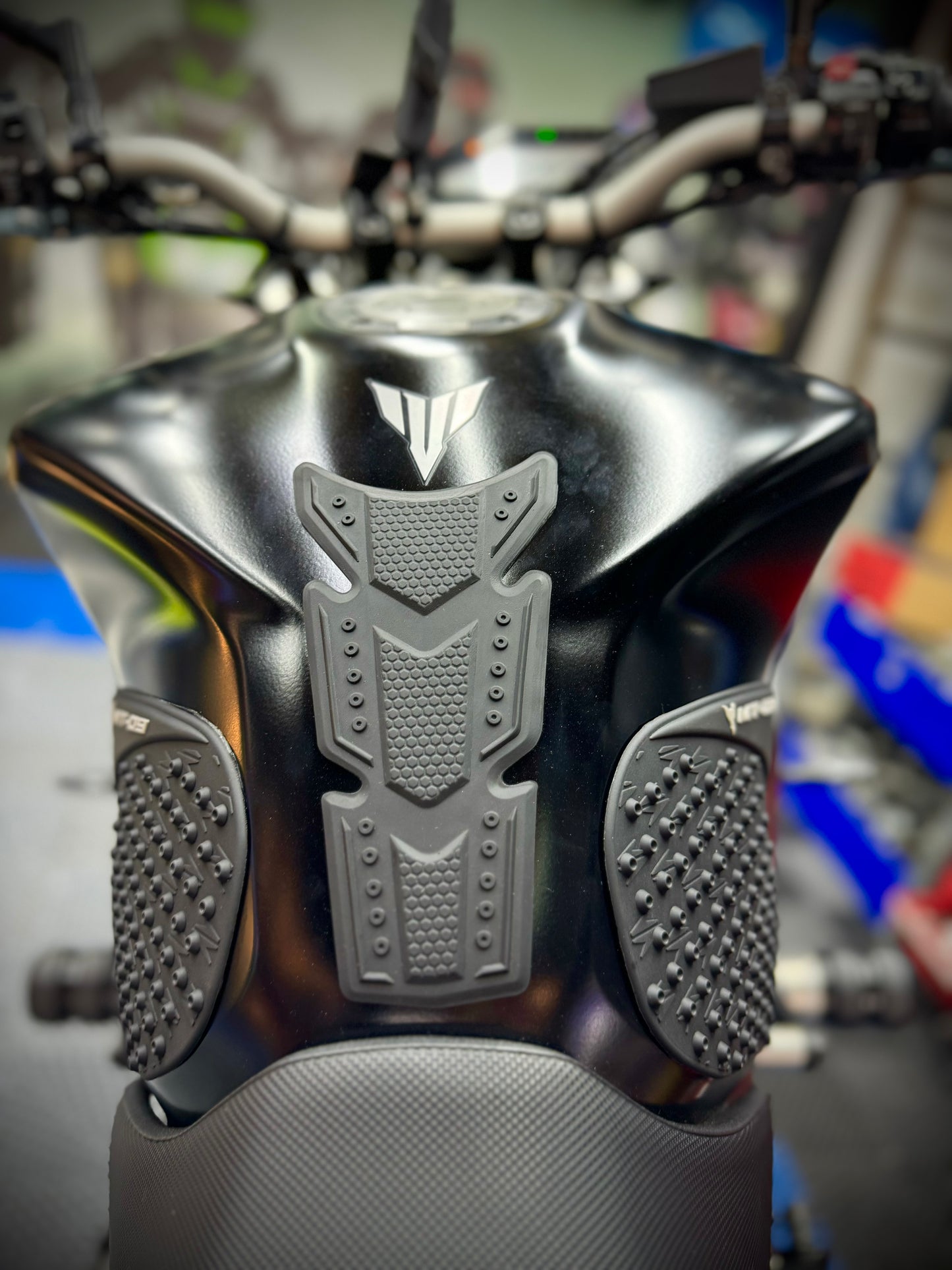 STOMP GRIPS MT09 V1-V2