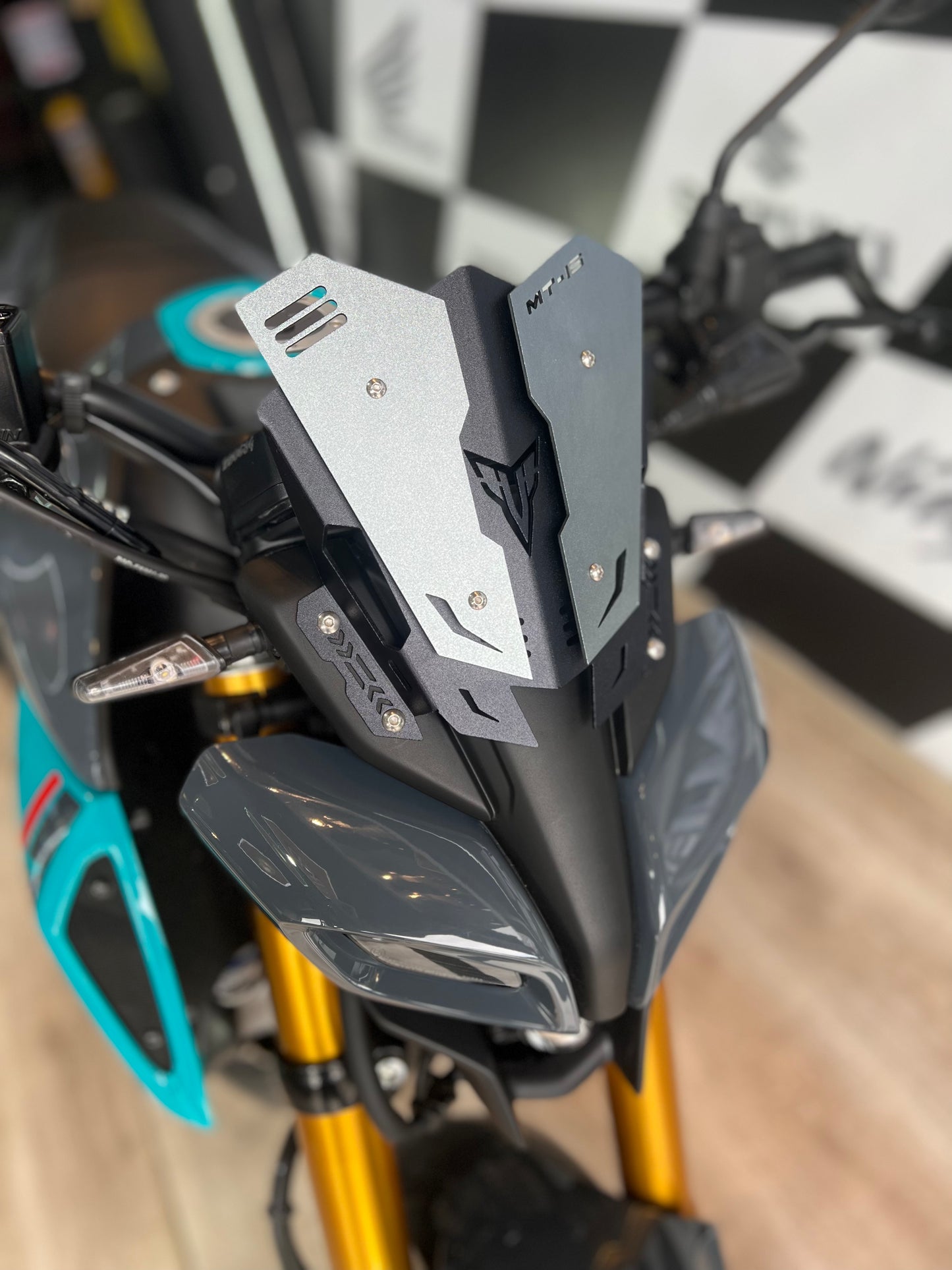 CÚPULA METÁLICA YAMAHA MT15