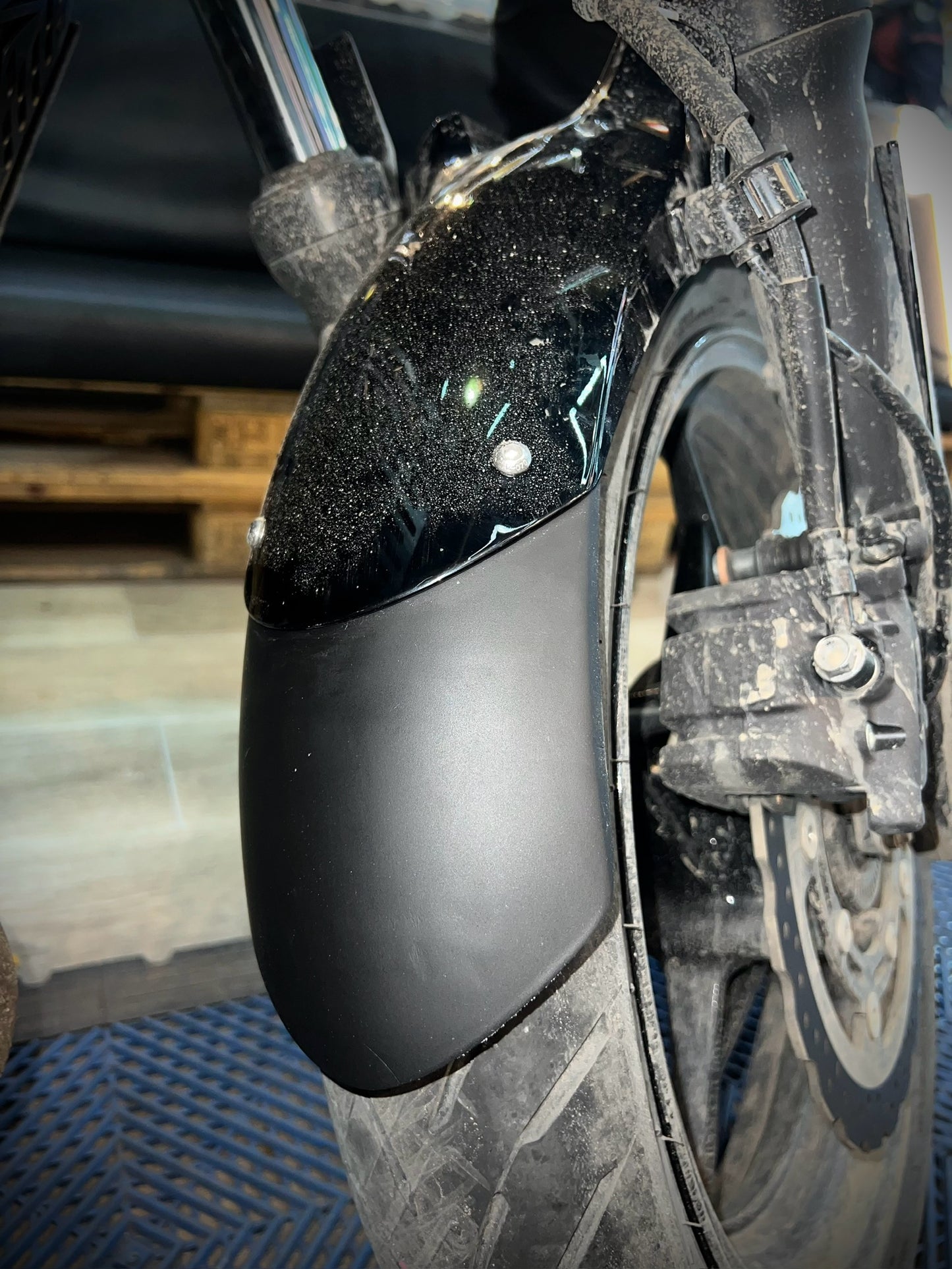 EXTENSOR DE GUARDABARRO DELANTERO Z400