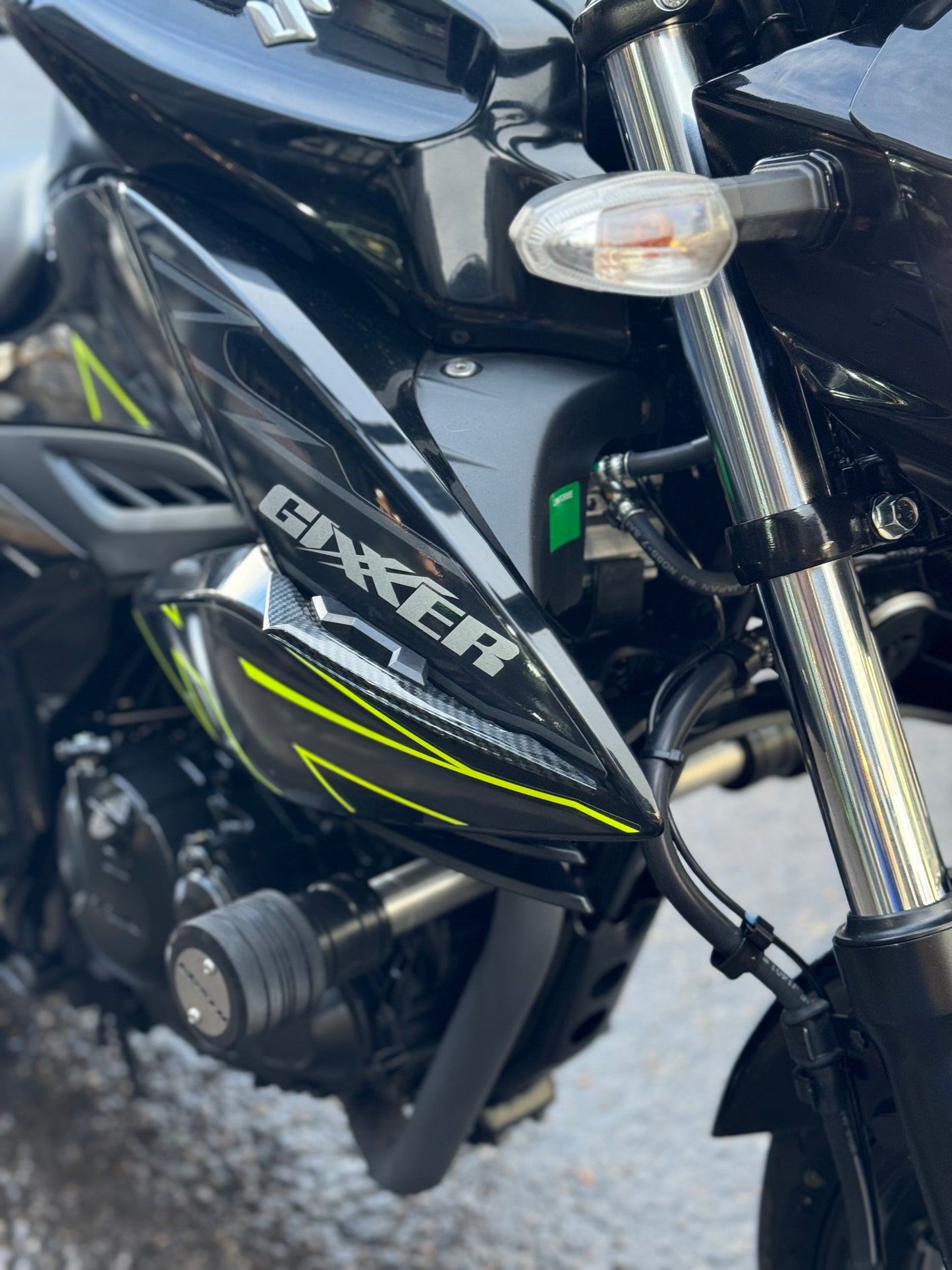 ALERONES LATERALES MOTO O CASCO