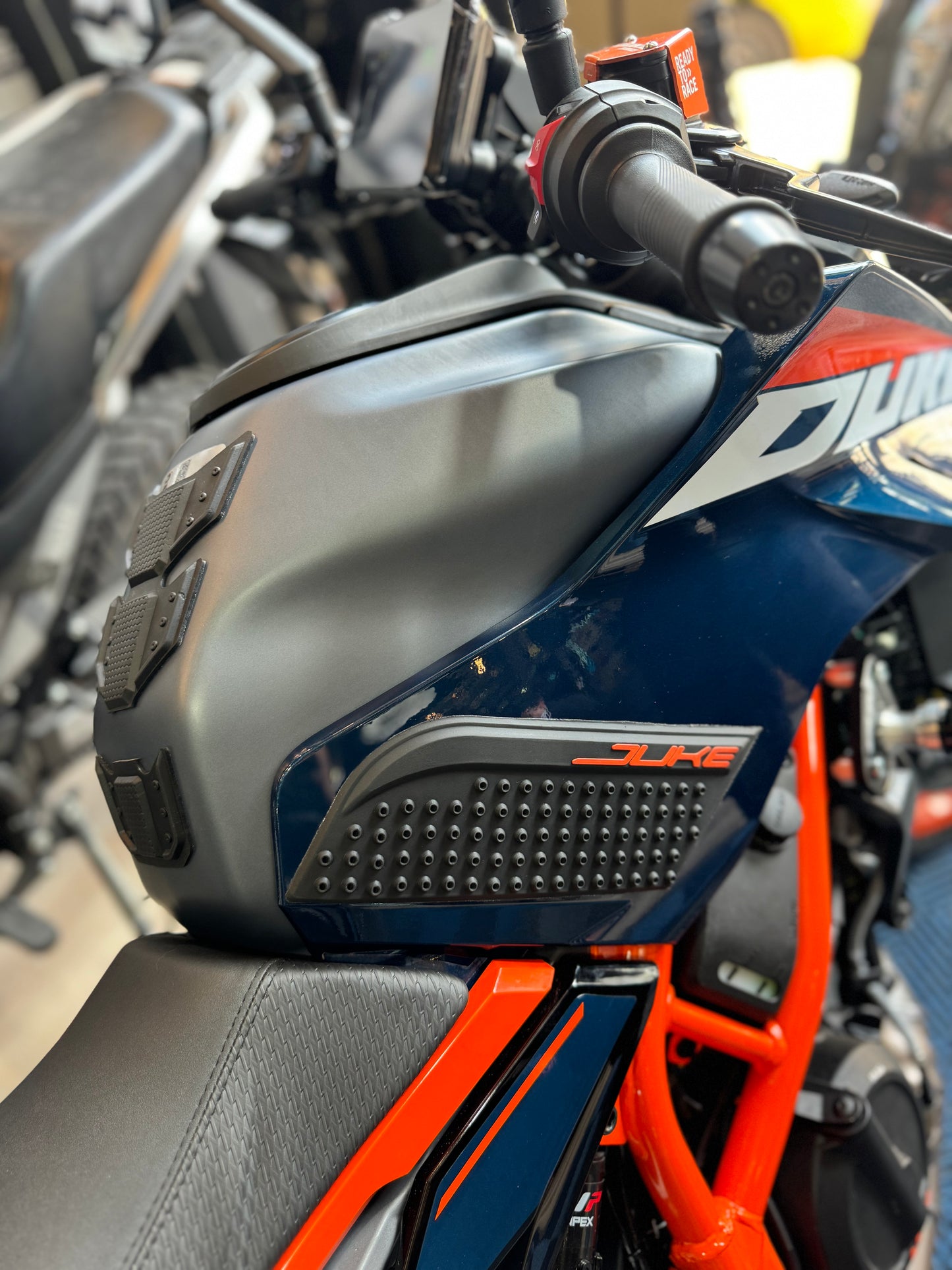 STOMP GRIPS 7D KTM DUKE250-290 TERCERA GENERACIÓN