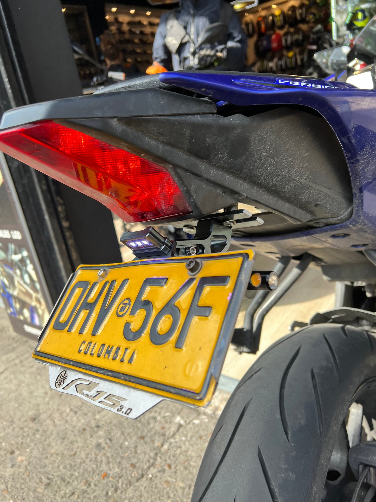 FENDER DE LUJO YAMAHA R15V3