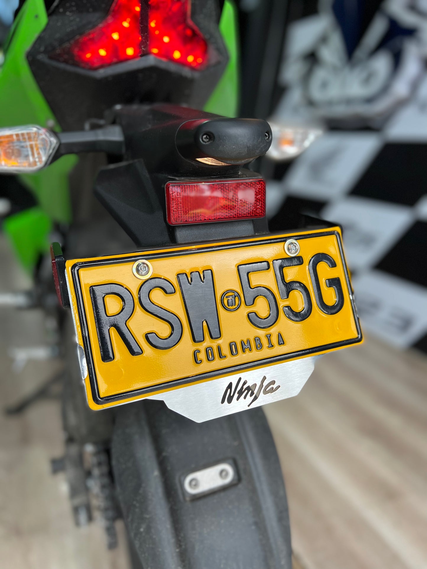 PROTECTOR DE PLACA KAWASAKI NINJA400