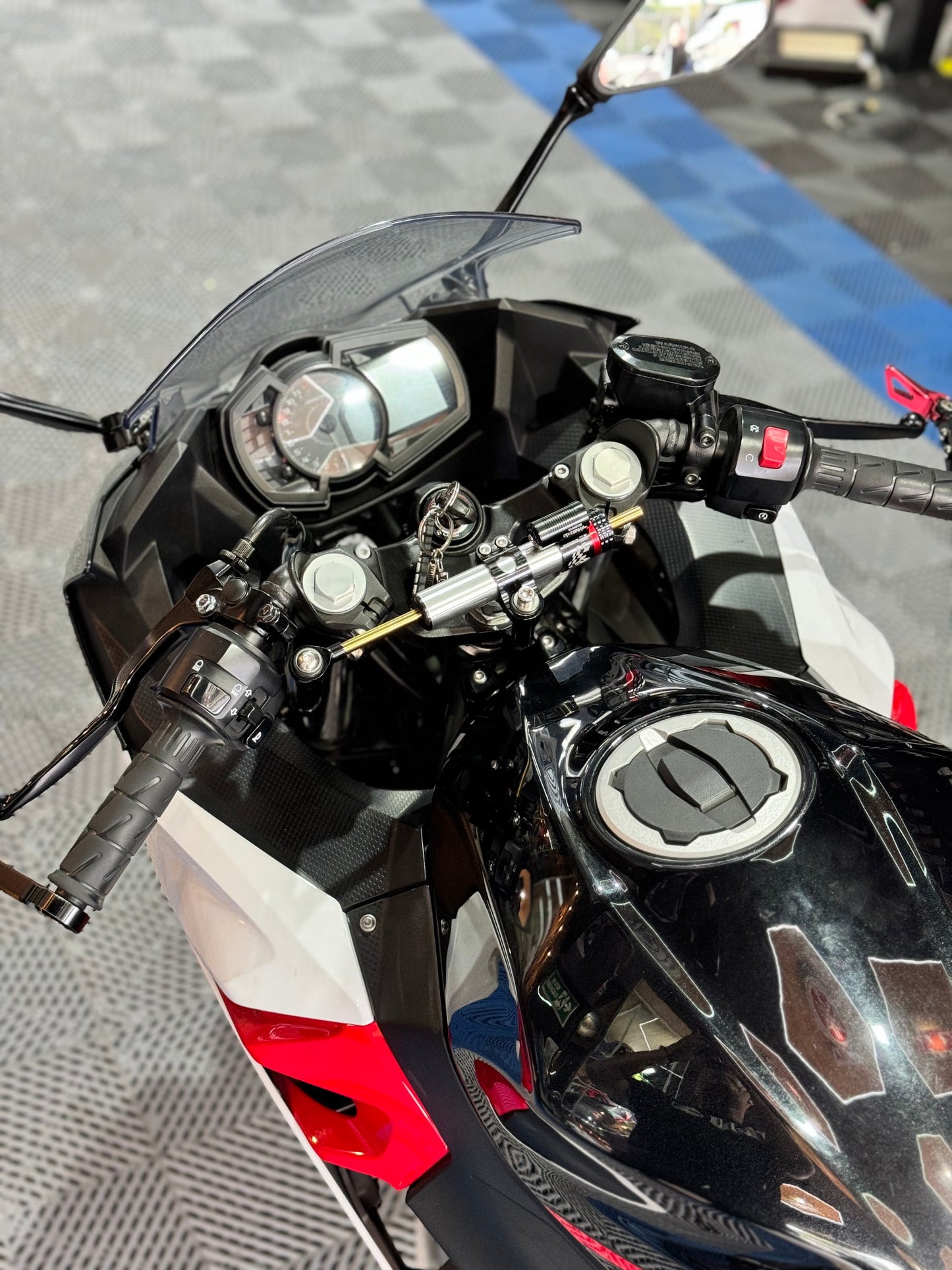 ESTABILIZADOR DE DIRECCION KAWASAKI NINJA400
