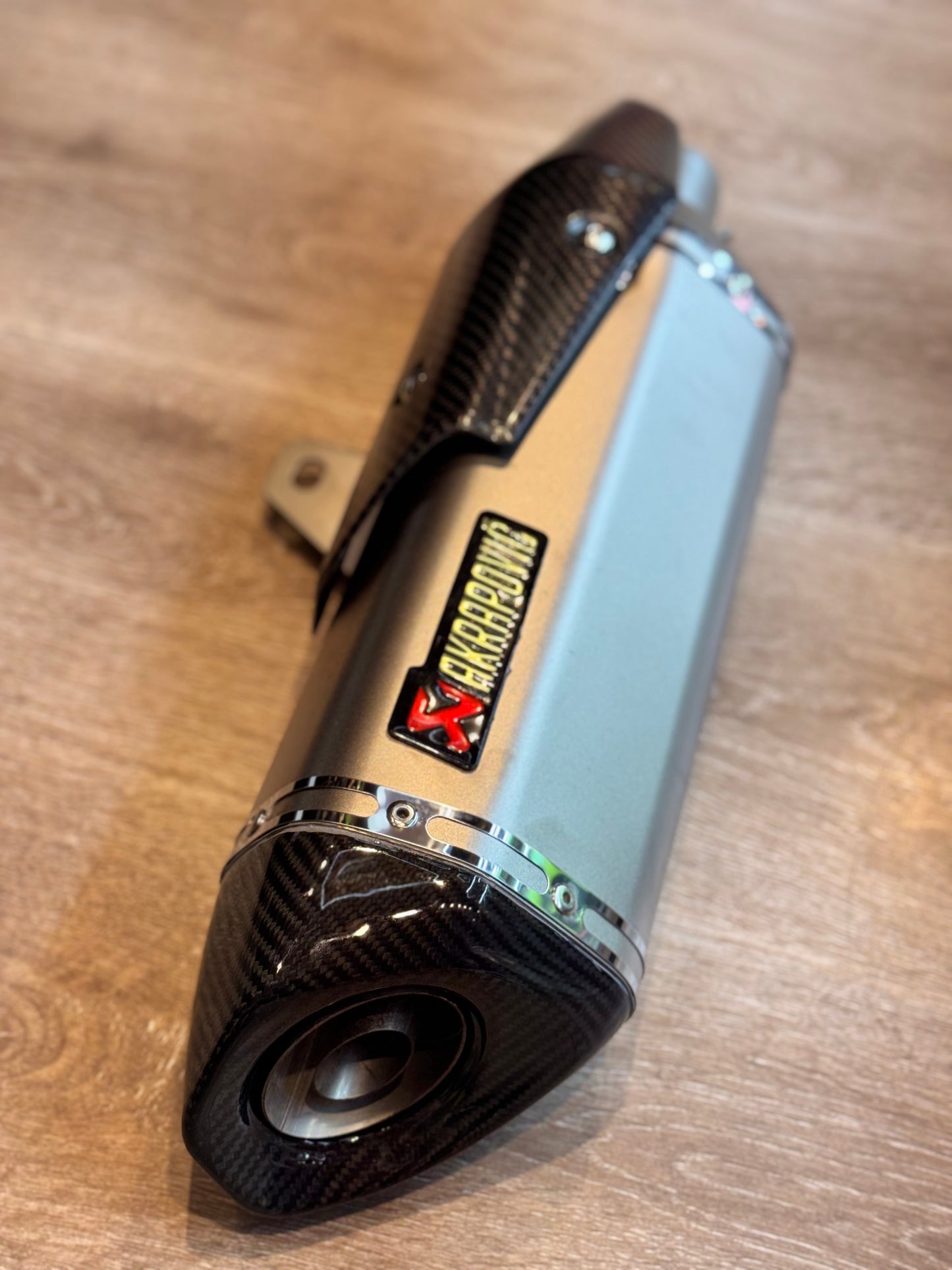 AKRAPOVIC CARBONO