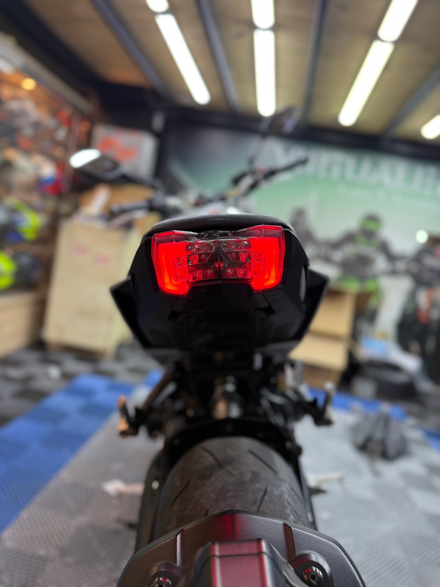 STOP INTEGRADO YAMAHA MT09 V2