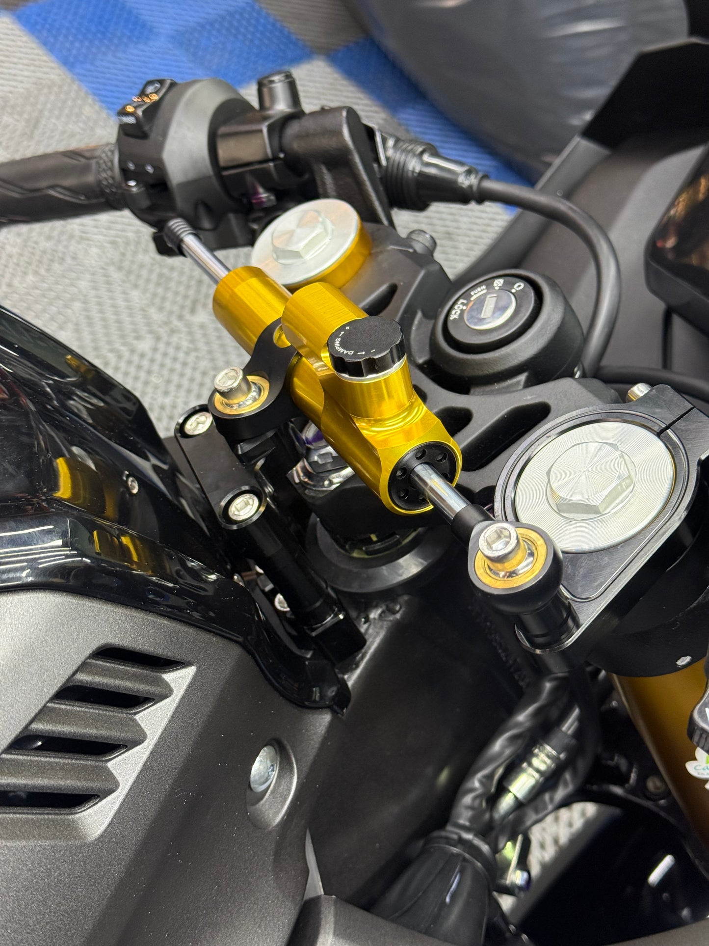 ESTABILIZADOR DE DIRECCION R15 V4