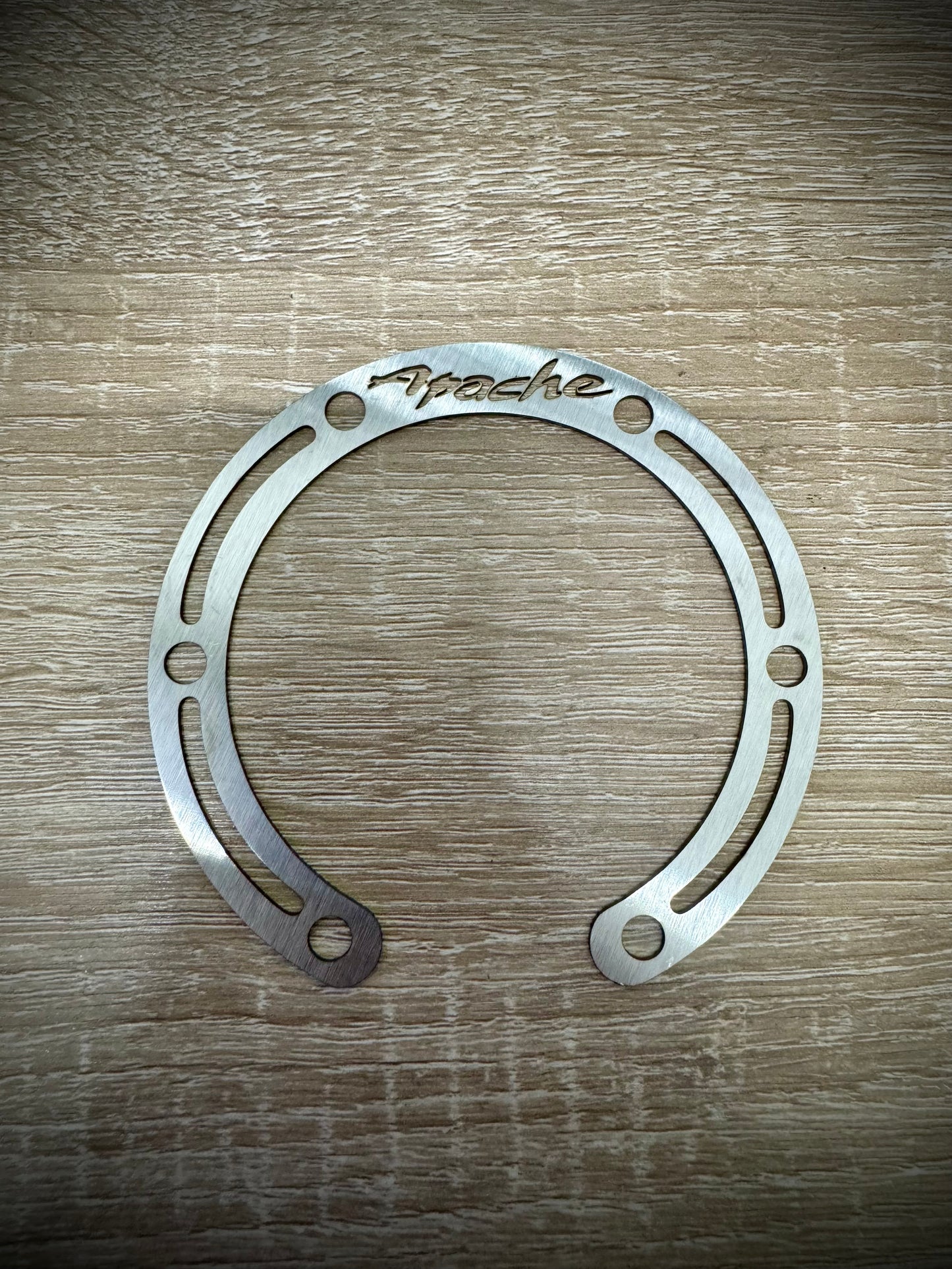 LUJO TAPA TANQUE APACHE 200-160 4V