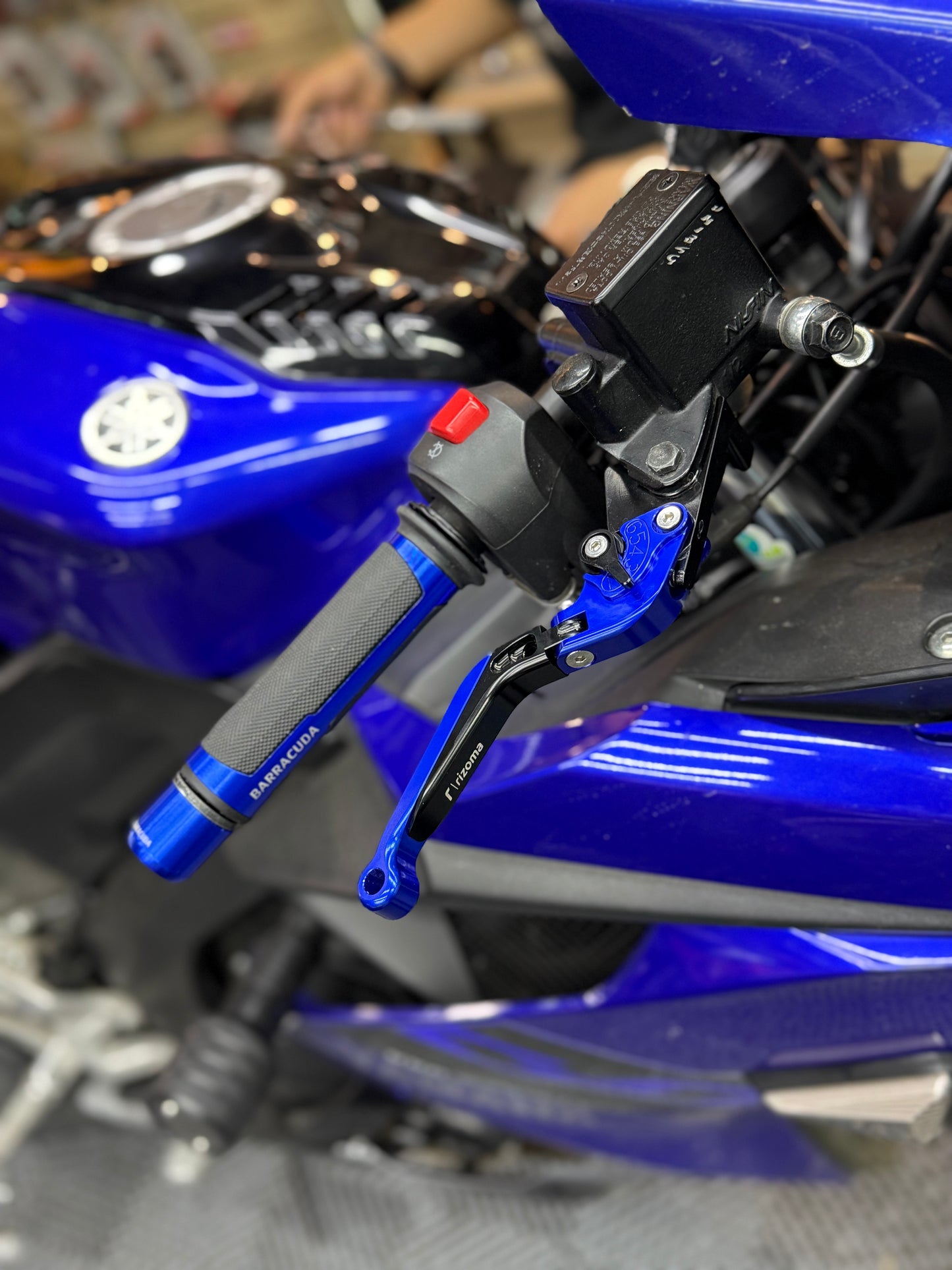 MANIGUETAS ABATIBLES YAMAHA R15V3 ABS