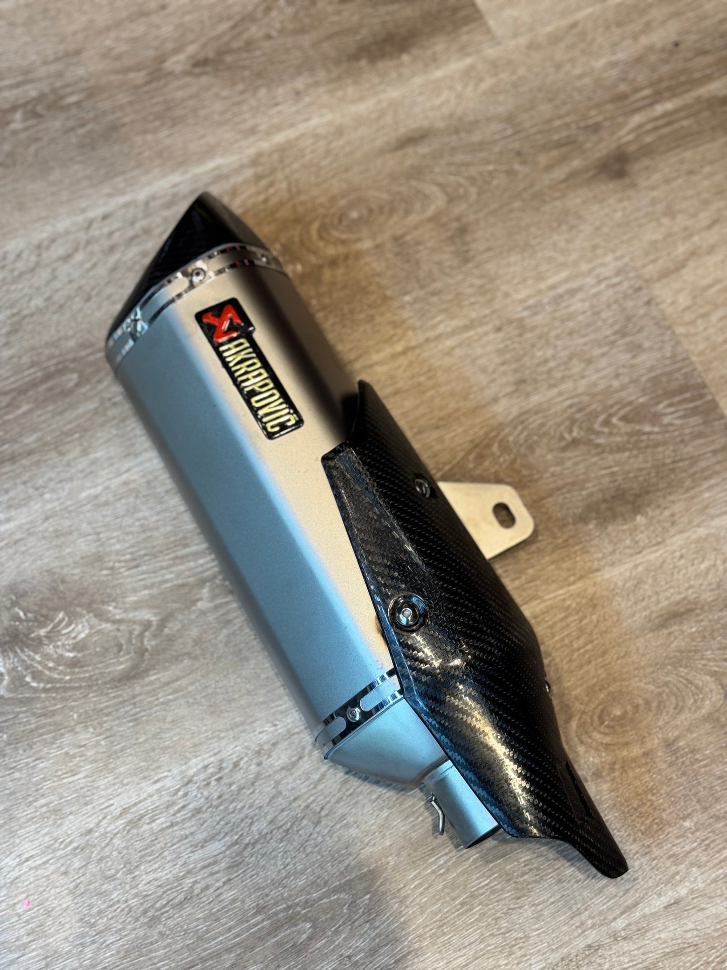 AKRAPOVIC CARBONO