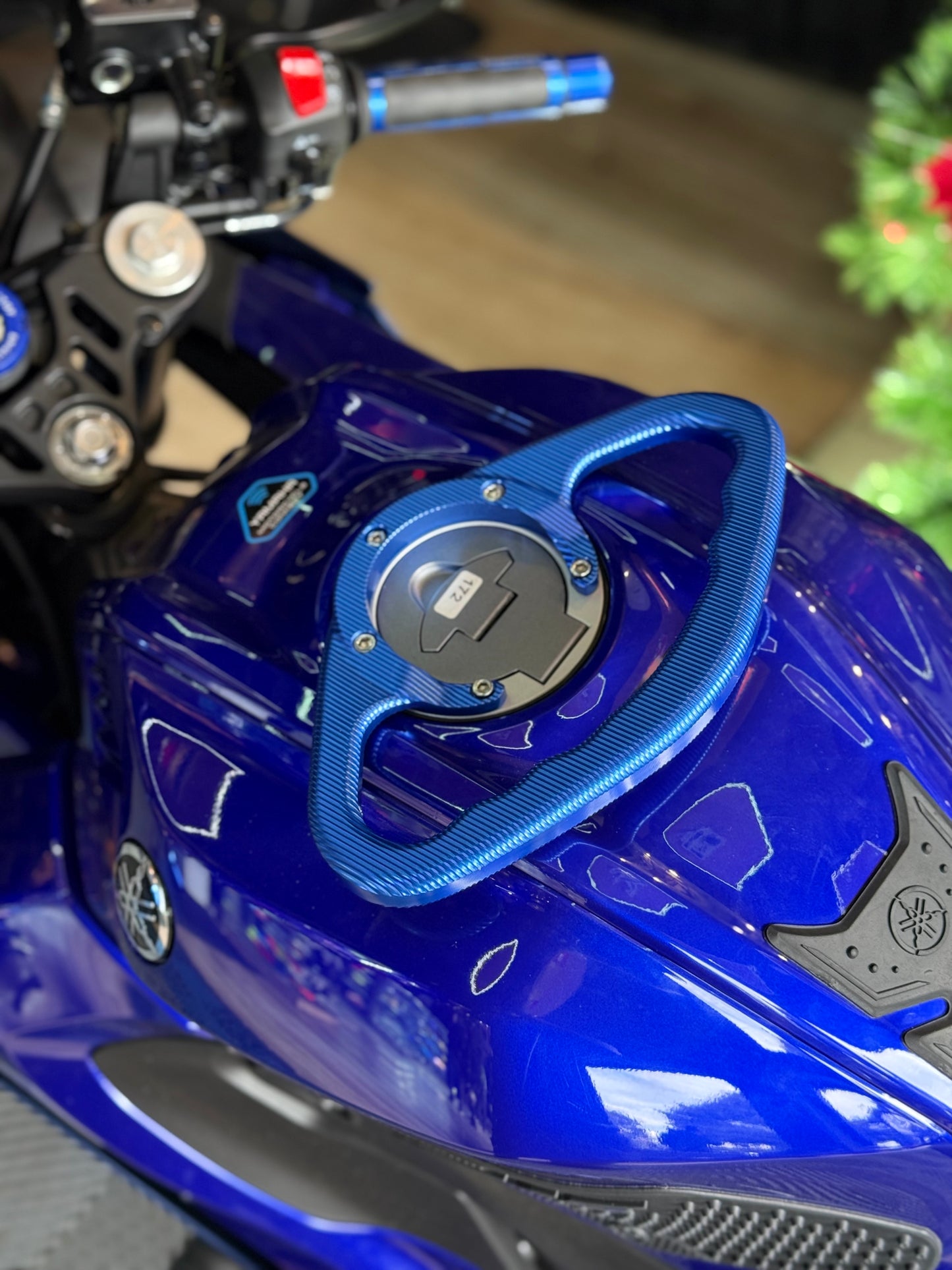AGARRADERA TANQUE YAMAHA R15V4