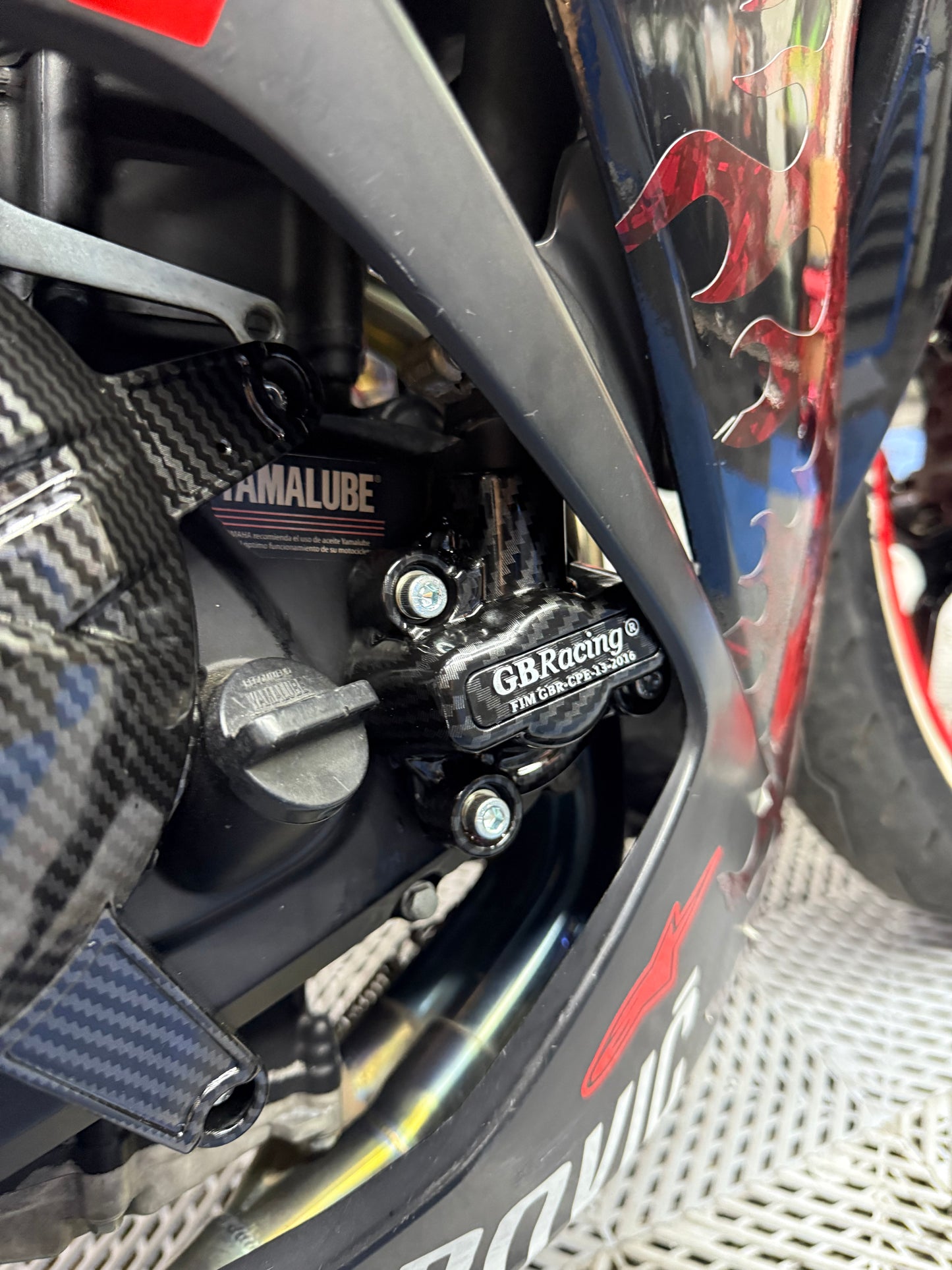 SLIDERS CUBIERTA DE MOTOR YAMAHA R3-MT03