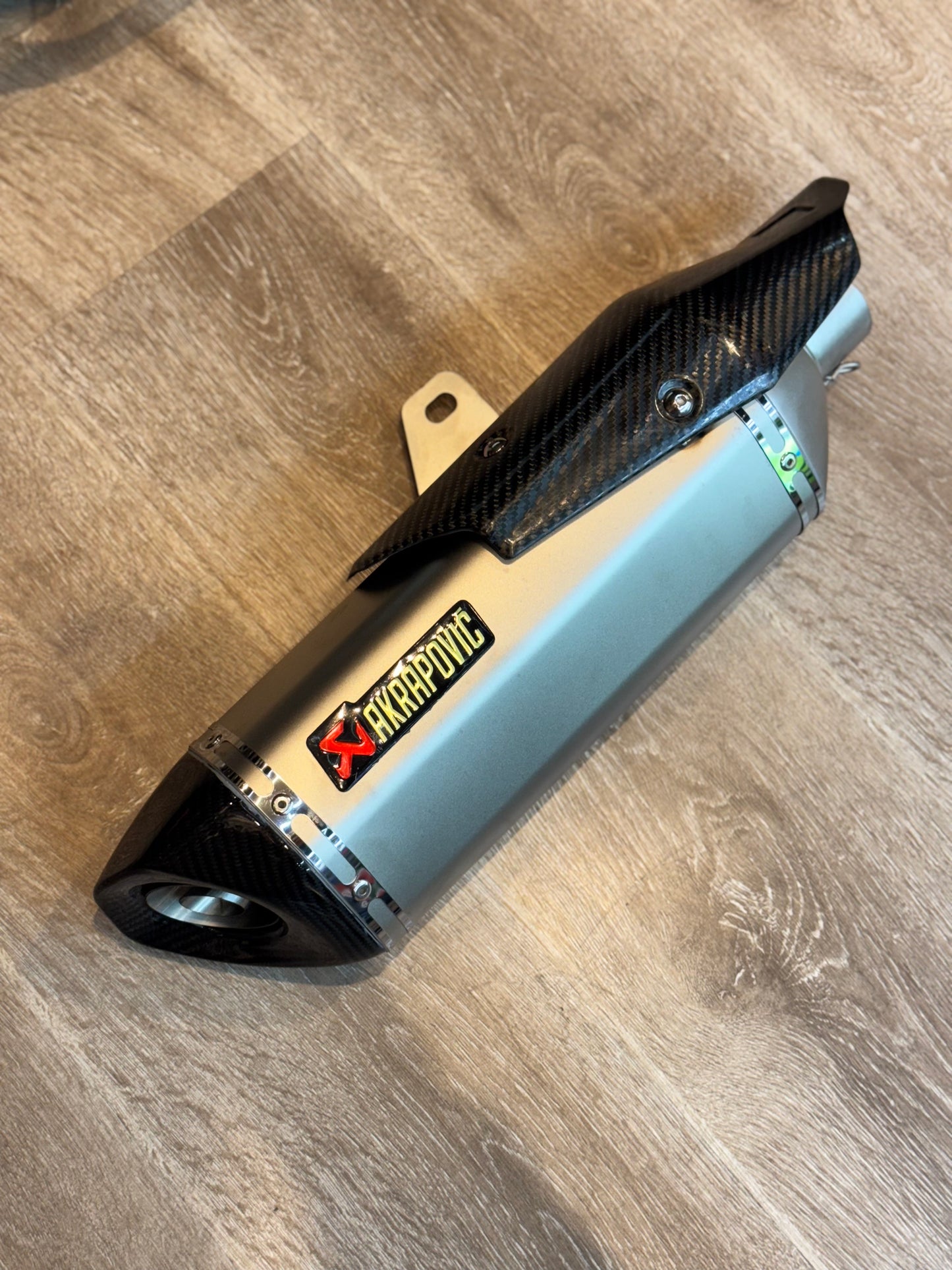 AKRAPOVIC CARBONO