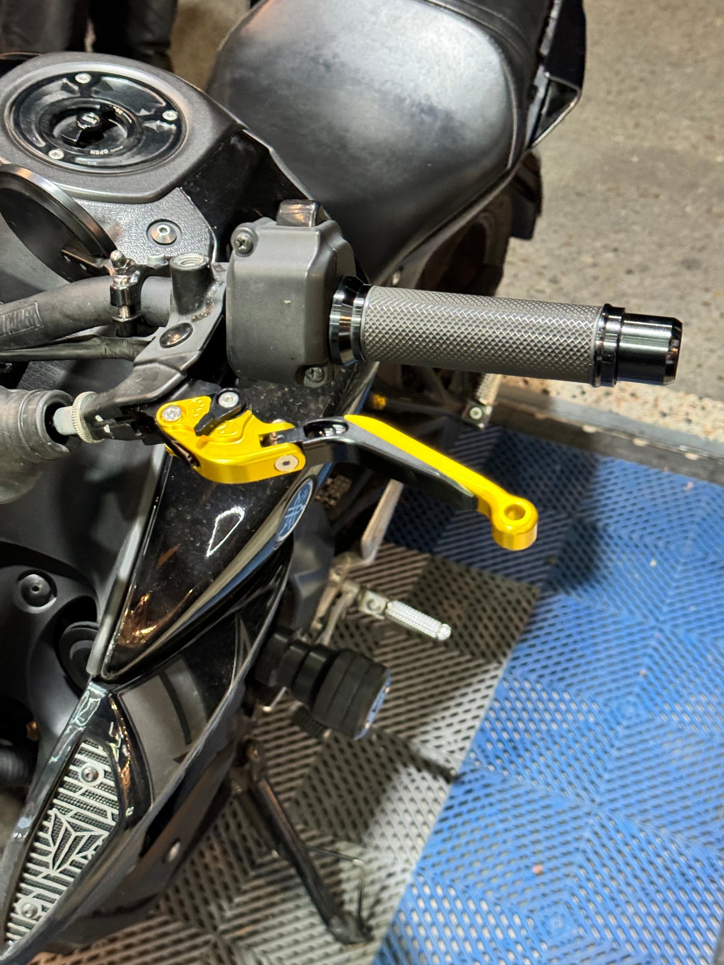 MANIGUETAS ABATIBLES YAMAHA MT15