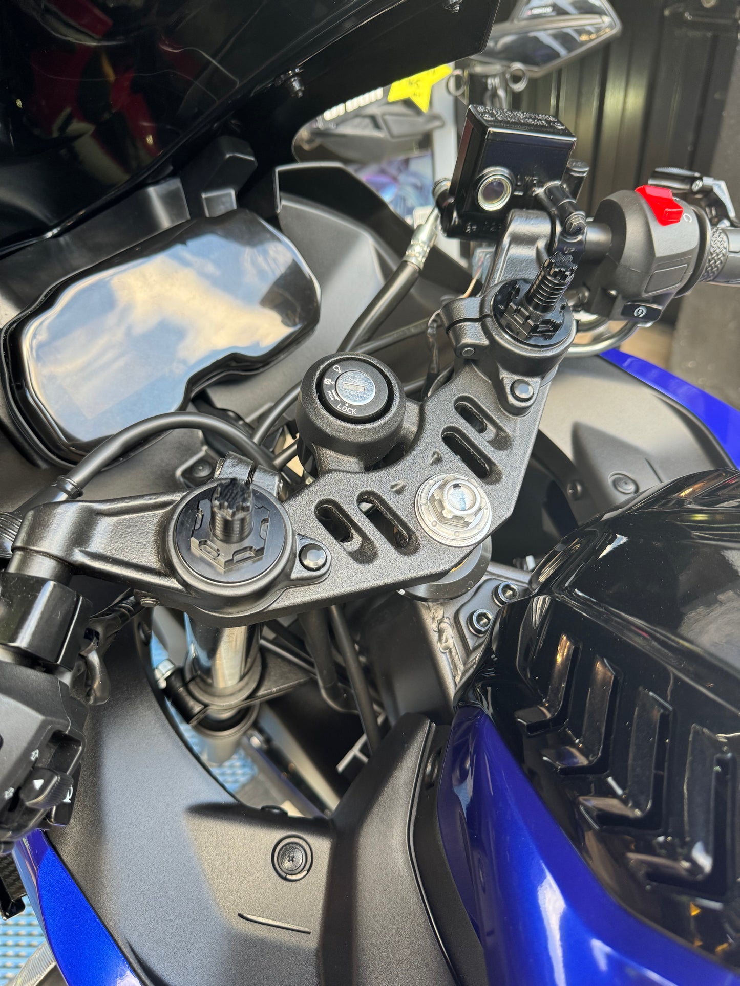 AJUSTADORES DE PRECARGA YAMAHA