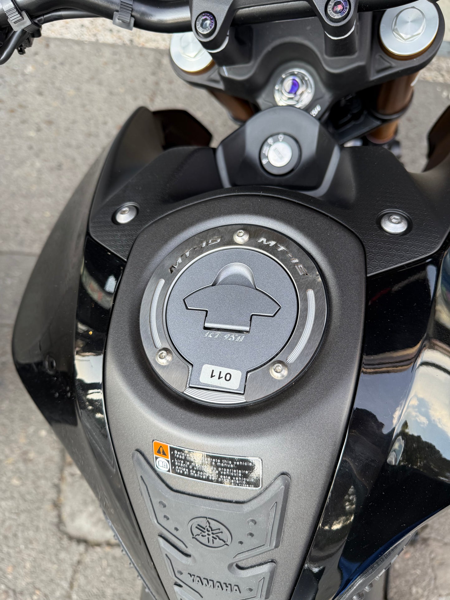 LUJO TAPA TANQUE YAMAHA MT15