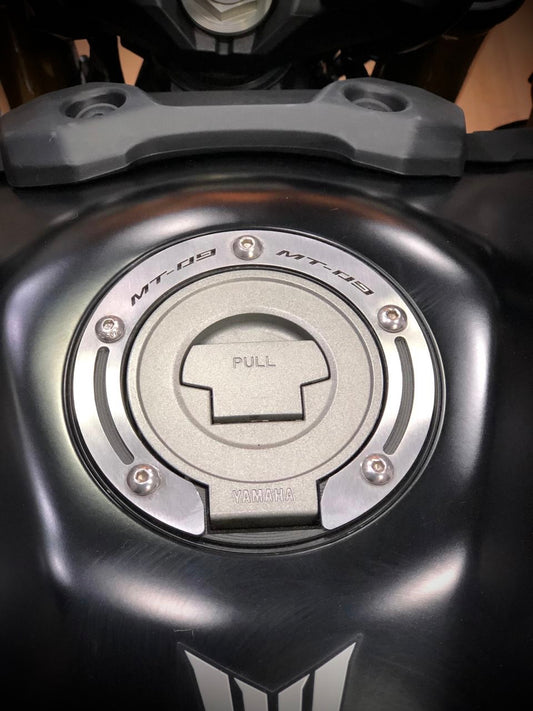 LUJO TAPA TANQUE YAMAHA MT09