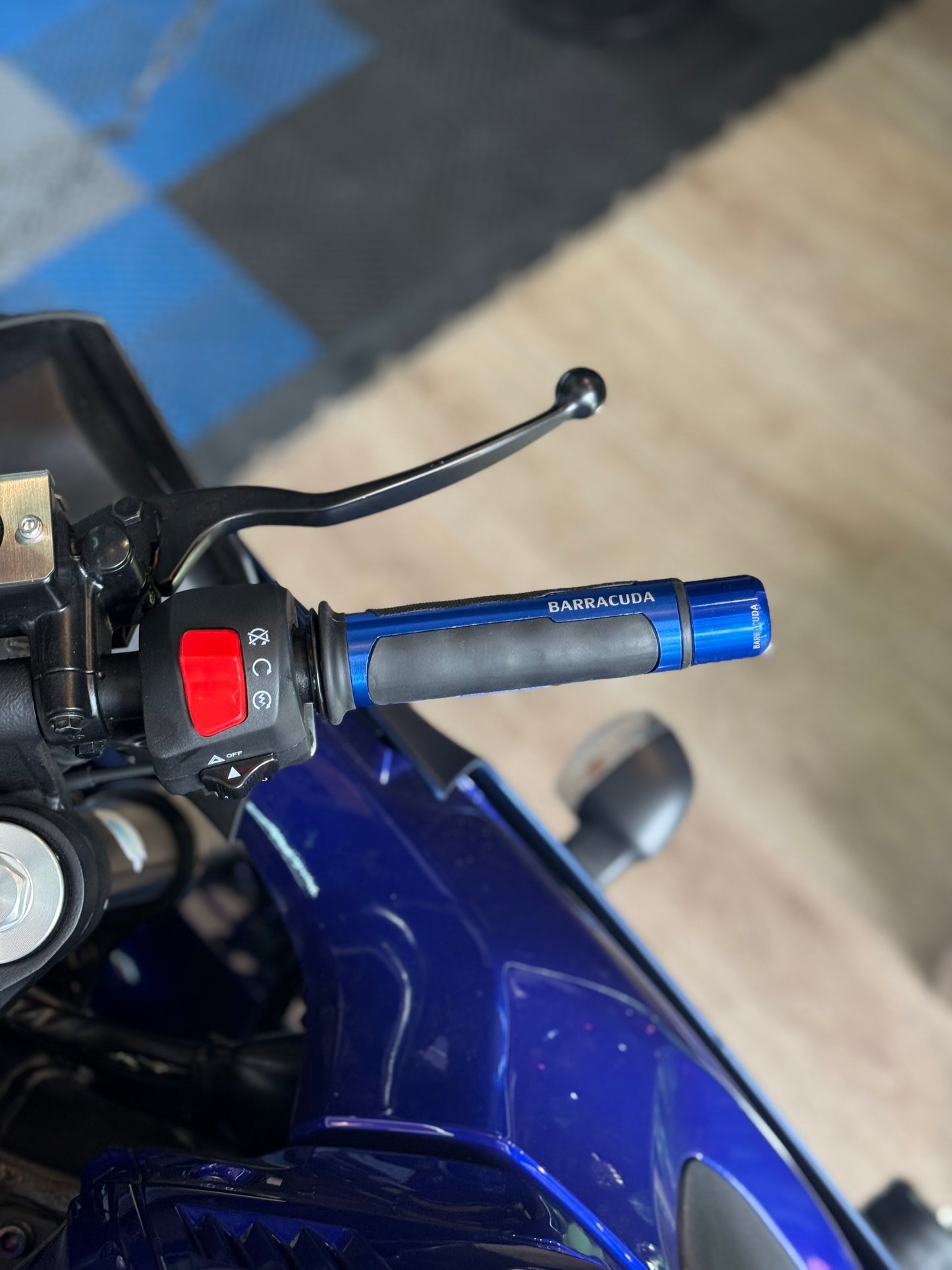 GRIPS BARRACUDA ALUMIO YAMAHA R15V4