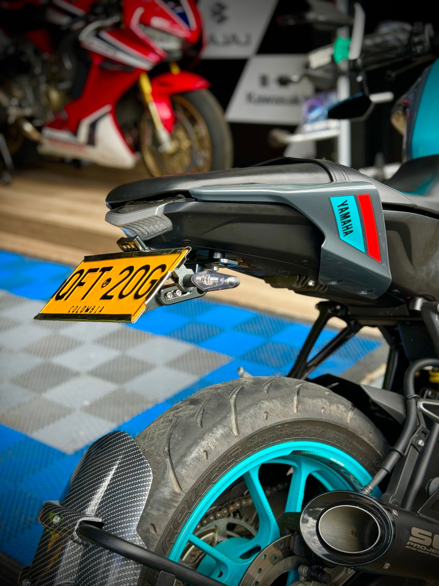 FENDER DE LUJO YAMAHA MT15