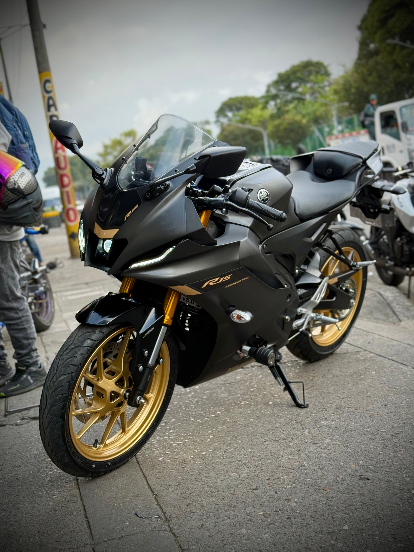SLIDERS YAMAHA R15V4