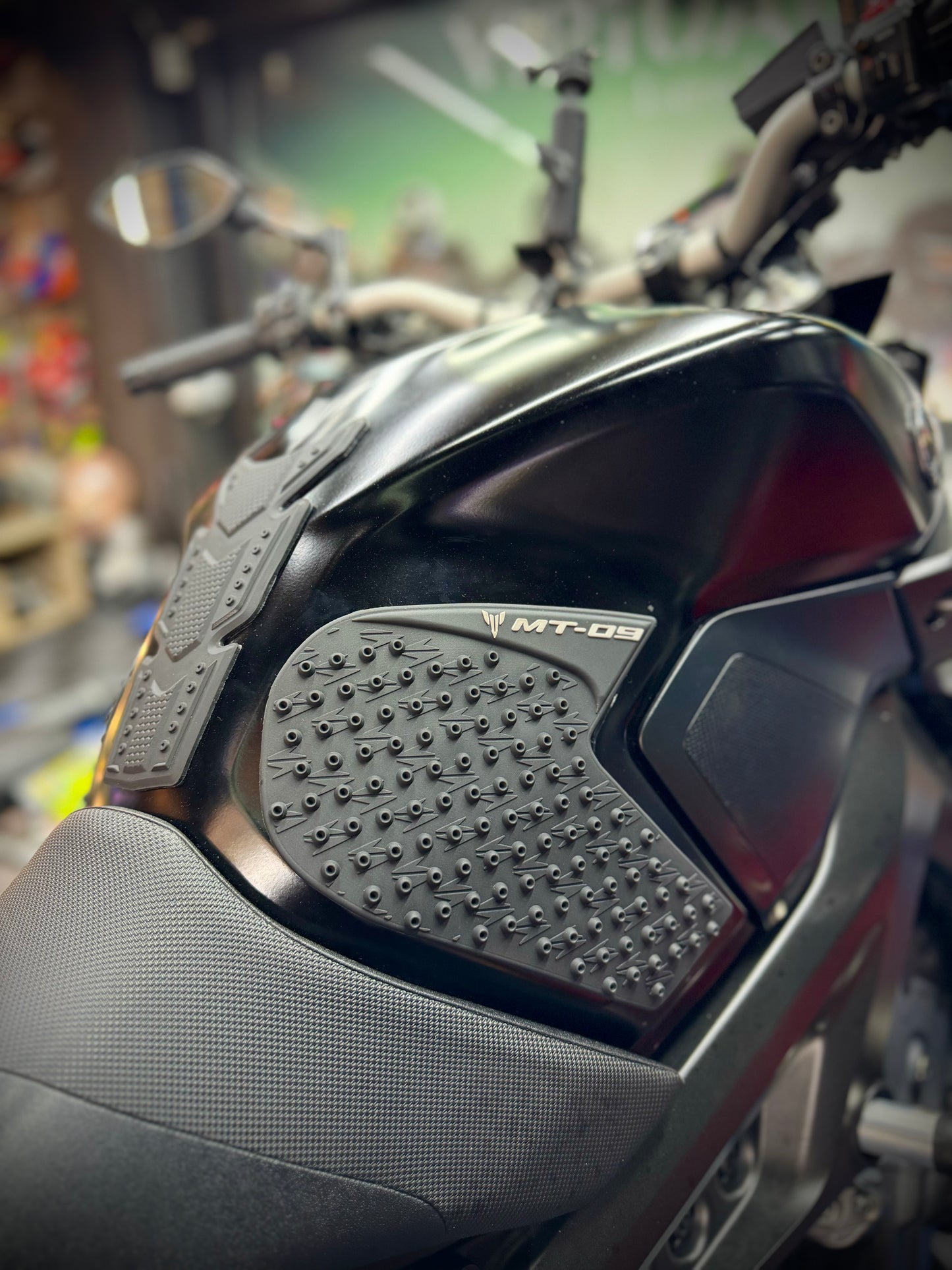 STOMP GRIPS MT09 V1-V2