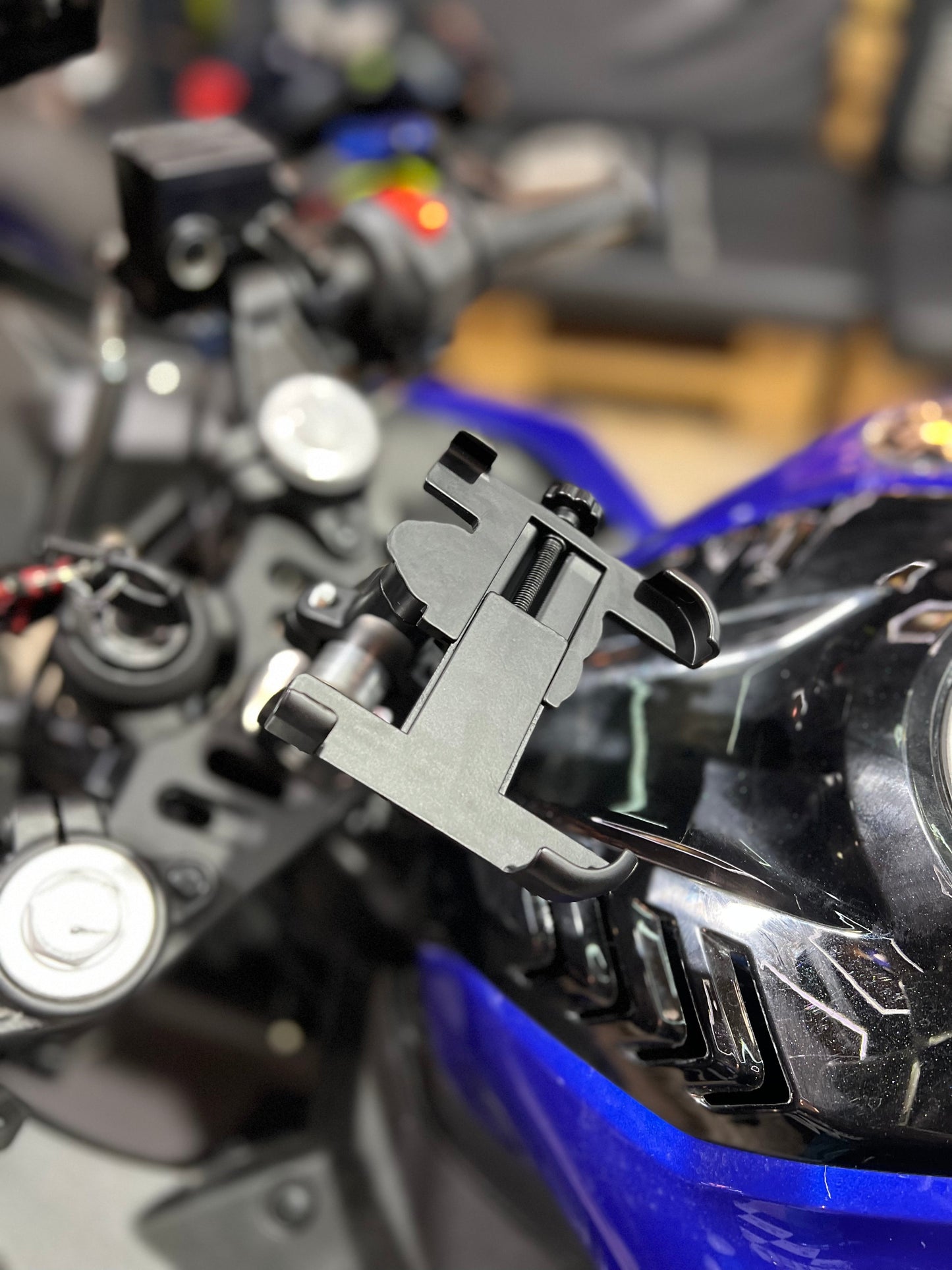 SOPORTE PARA CELULAR METALICO