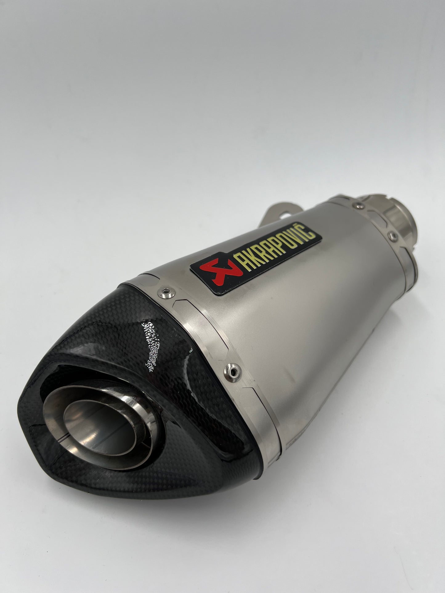 AKRAPOVIC HP4 CARBONO