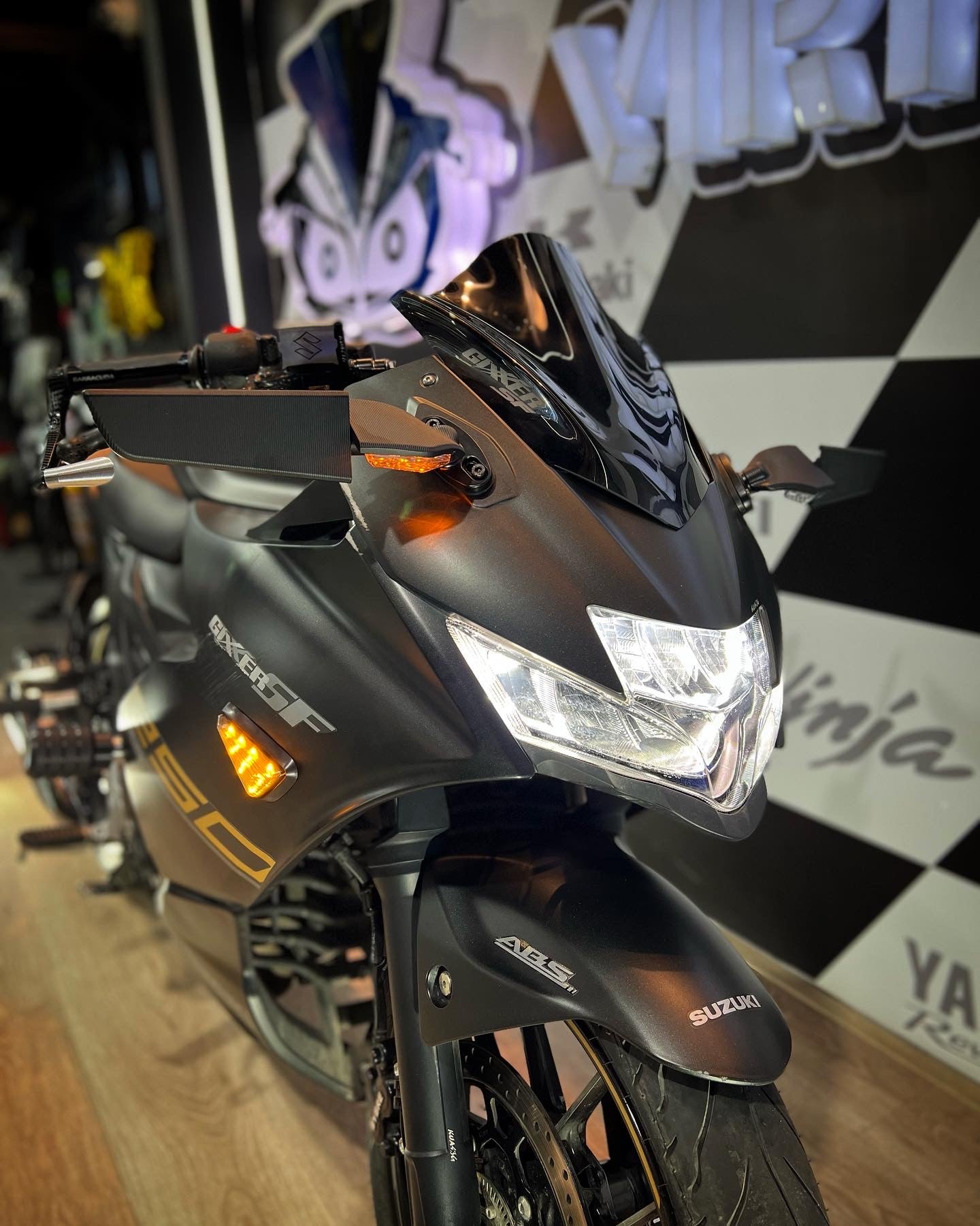 DIRECCIONALES LED CARENADO SUZUKI GIXXER 150Sf-250Sf FI