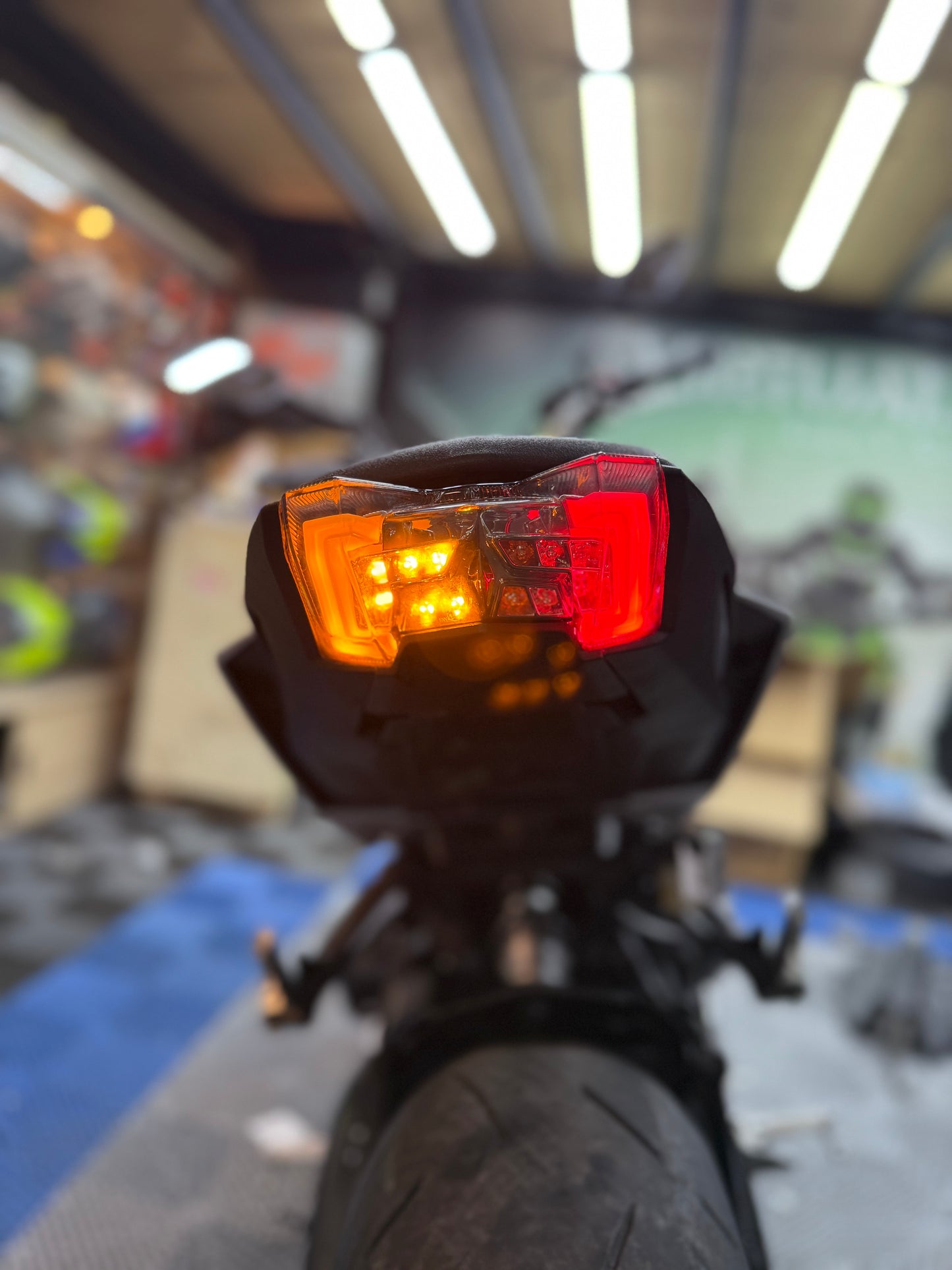 STOP INTEGRADO YAMAHA MT09 V2