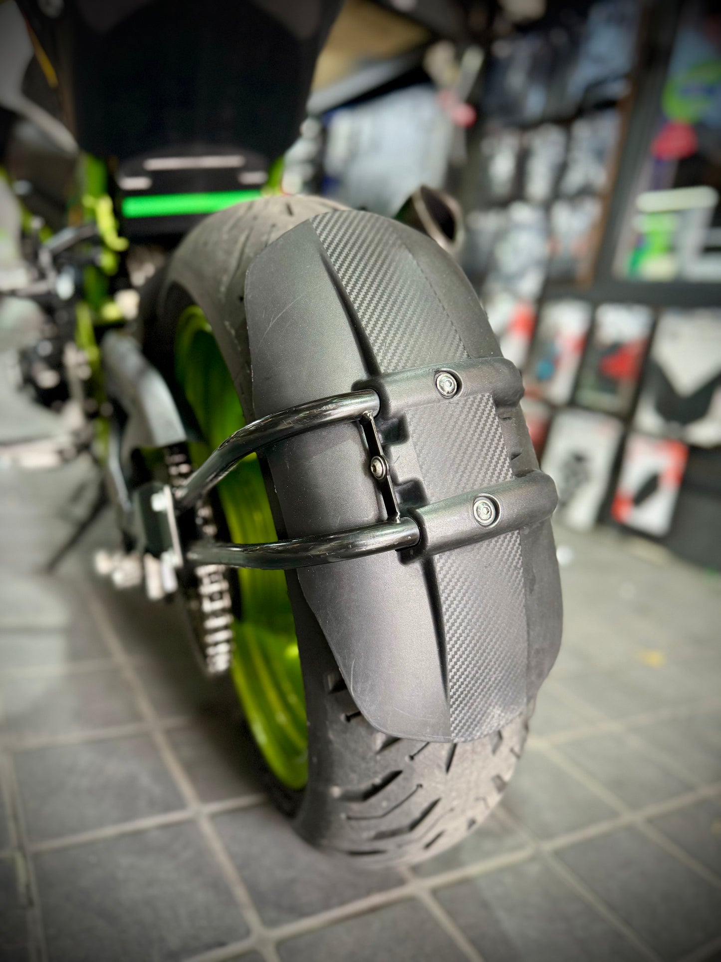 GUARDABARRO MONOBRAZO KAWASAKI Z900