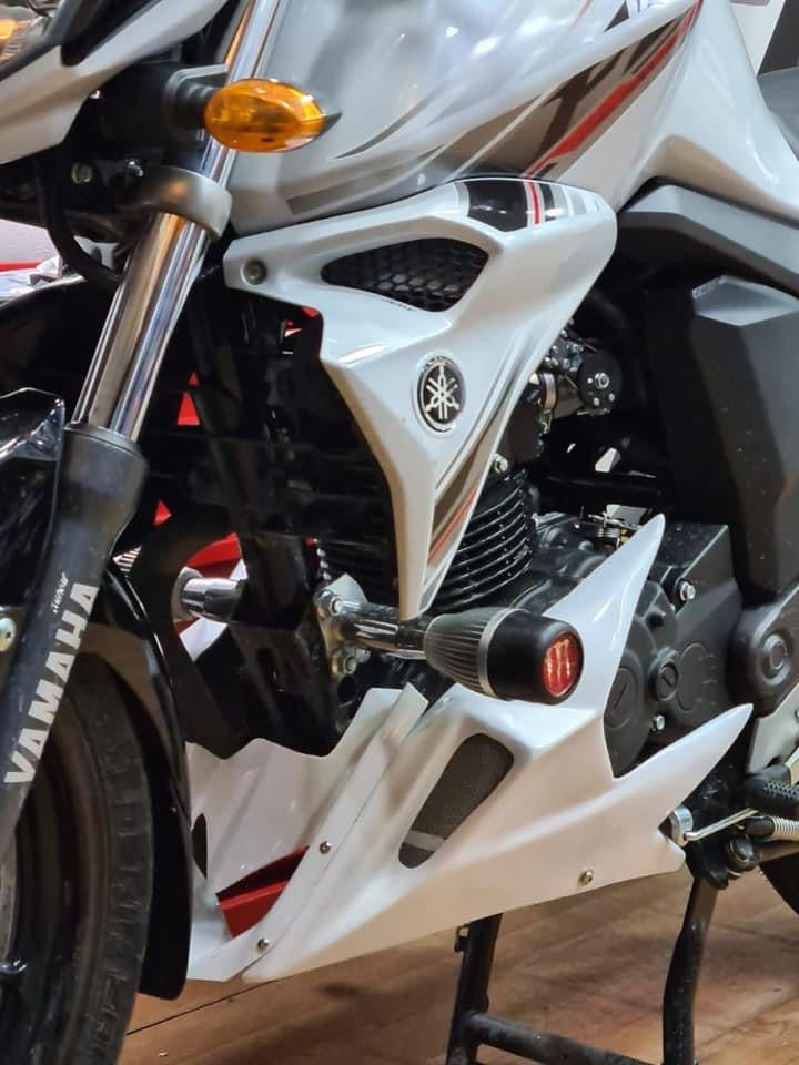 QUILLA CON TOMAS DE AIRE YAMAHA FZ2.0 Y FAZER