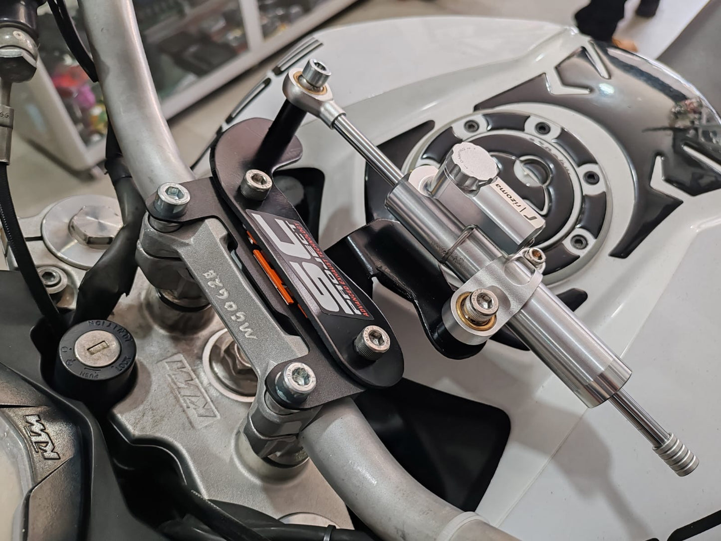 ESTABILIZADOR DE DIRECCION KTM 200 - 390